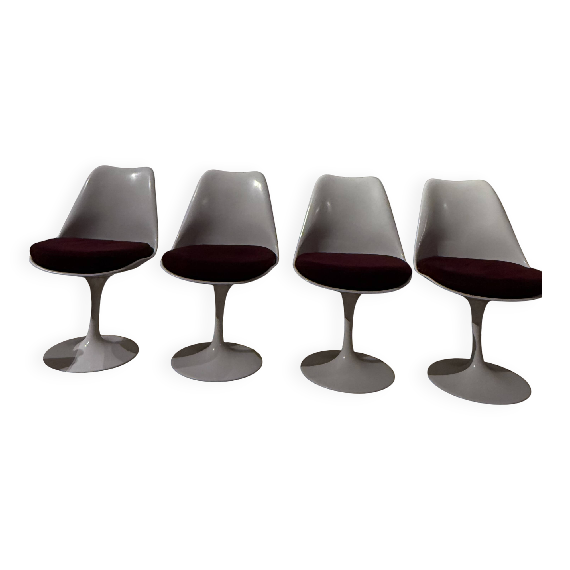 Set of 4 Knoll tulip chairs