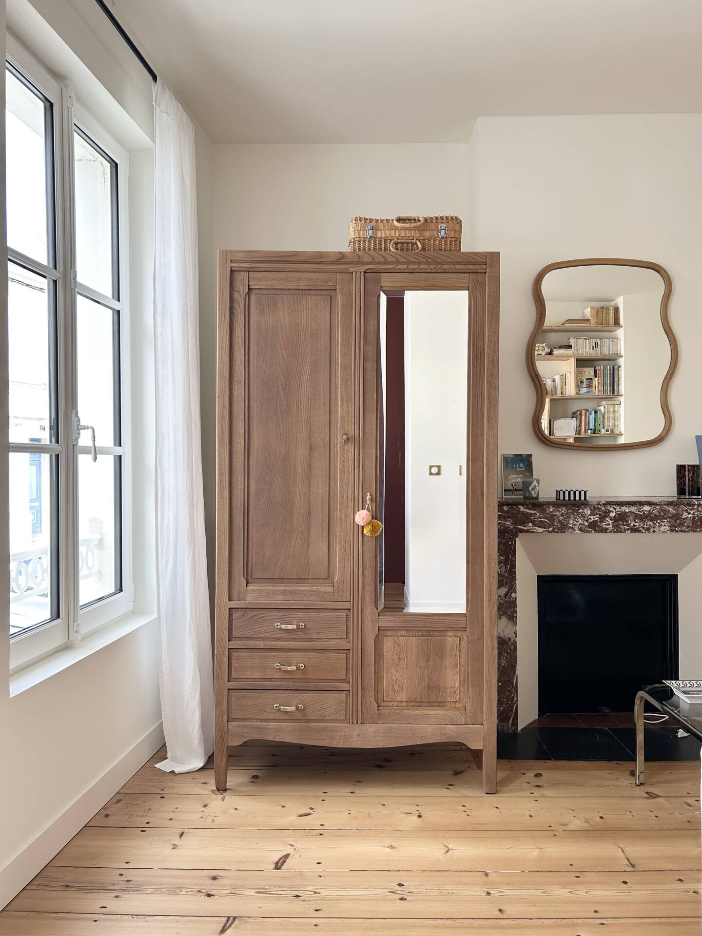 Armoire Parisienne en chêne brut 