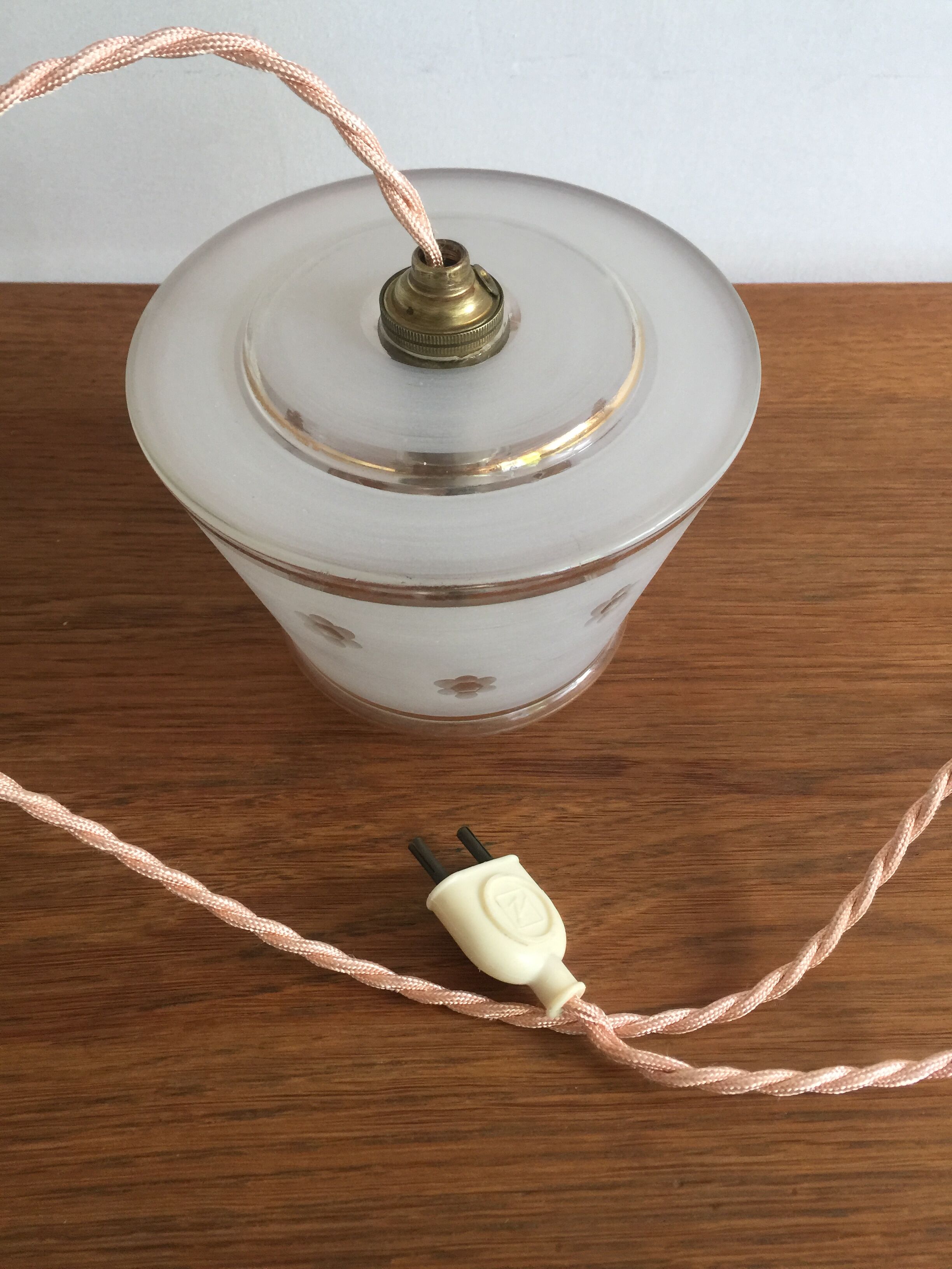 Vintage hand lamp suspension