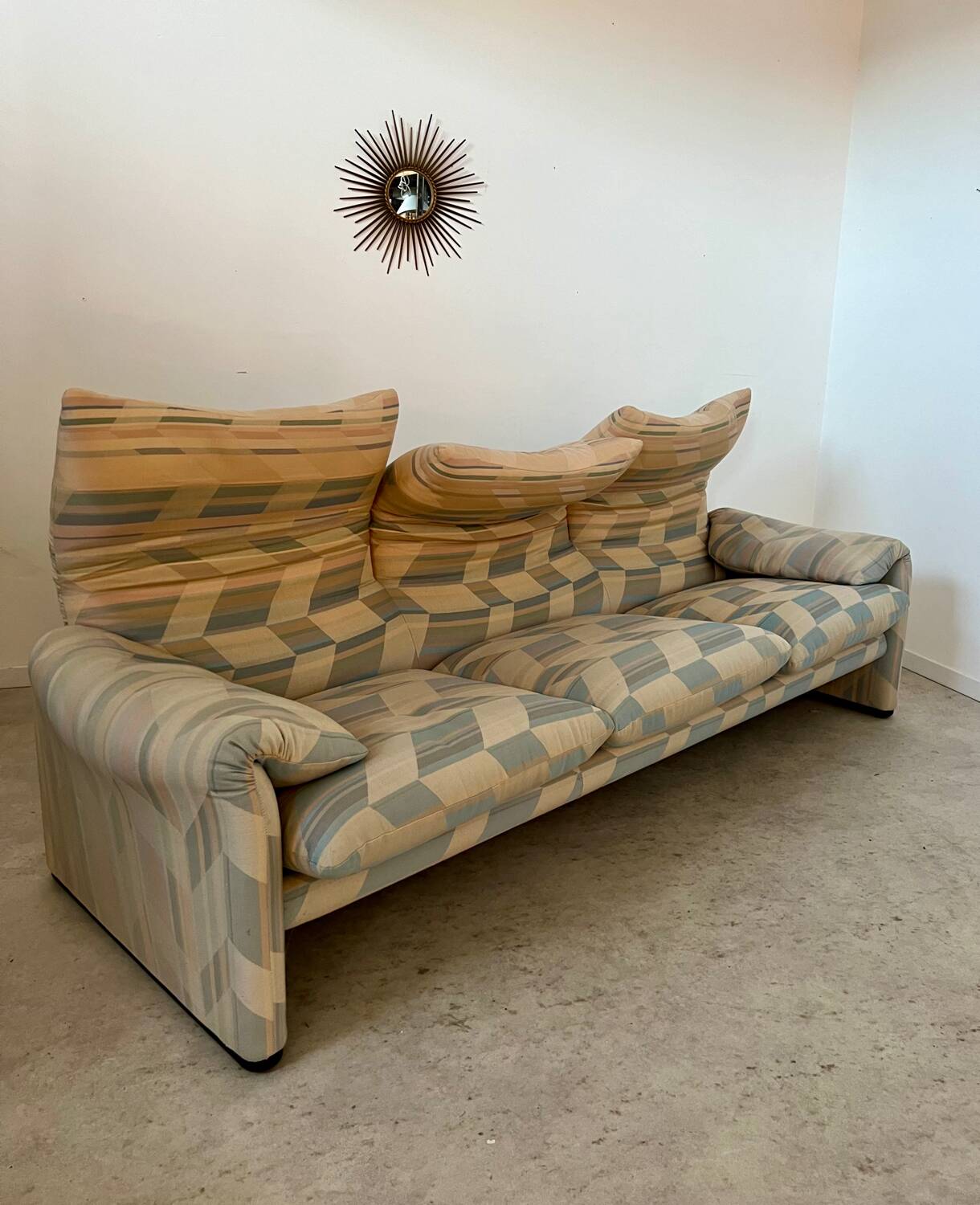 Ancien canapé Maralunga 3 places design italien des années 70 Cassina tissu patchwork