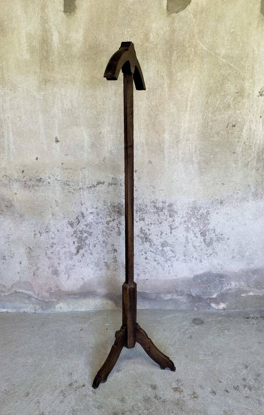 Chapeau holder/chasuble holder