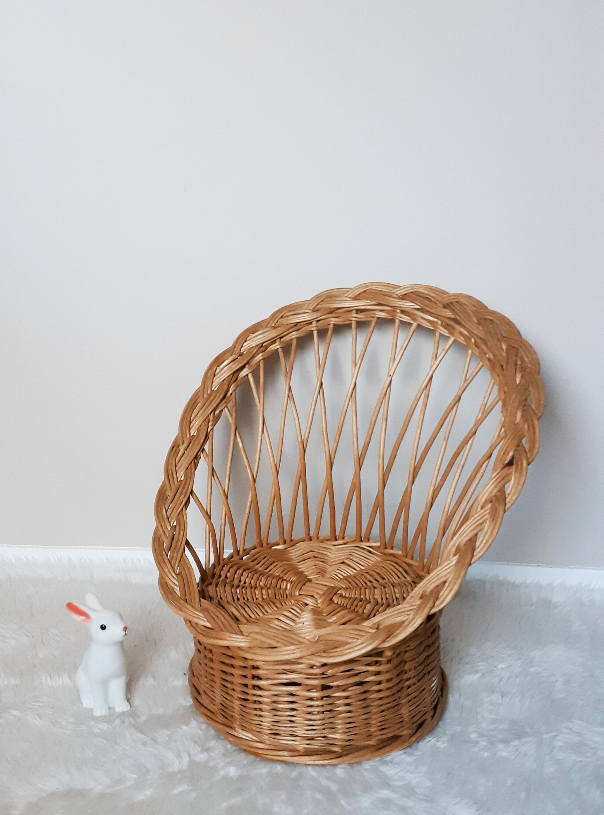 Children's rattan basket armchair