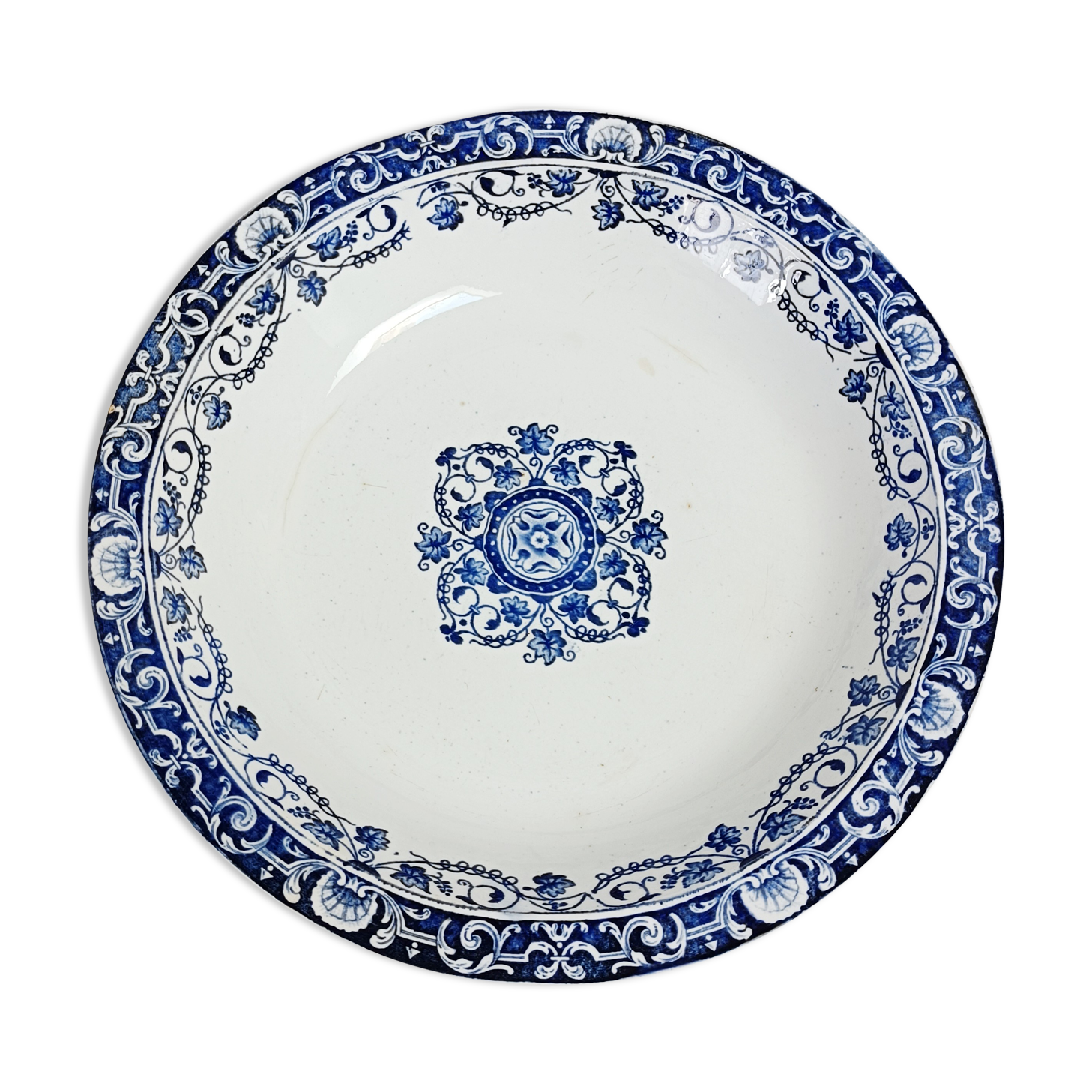 Large round and hollow dish Longwy Louis XV