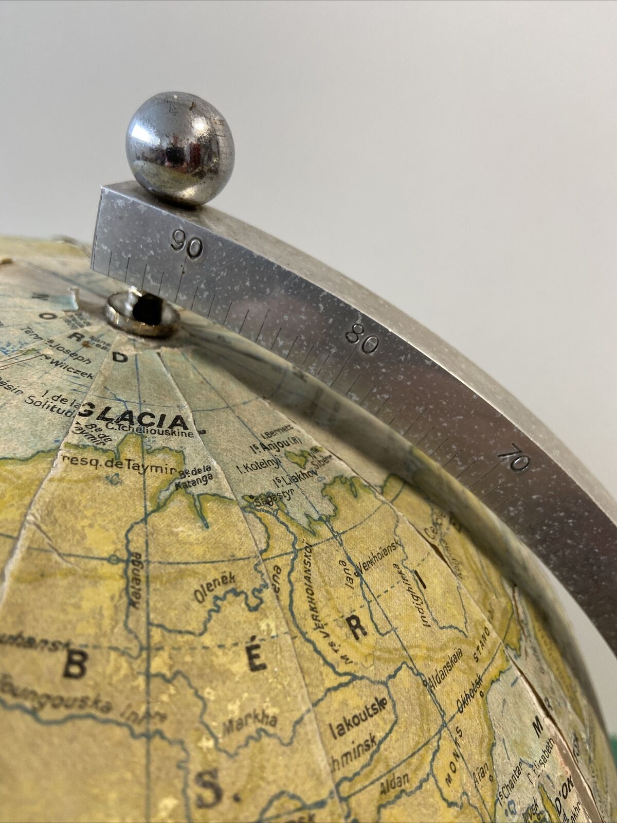 Globe G Thomas in aluminum world map 1950