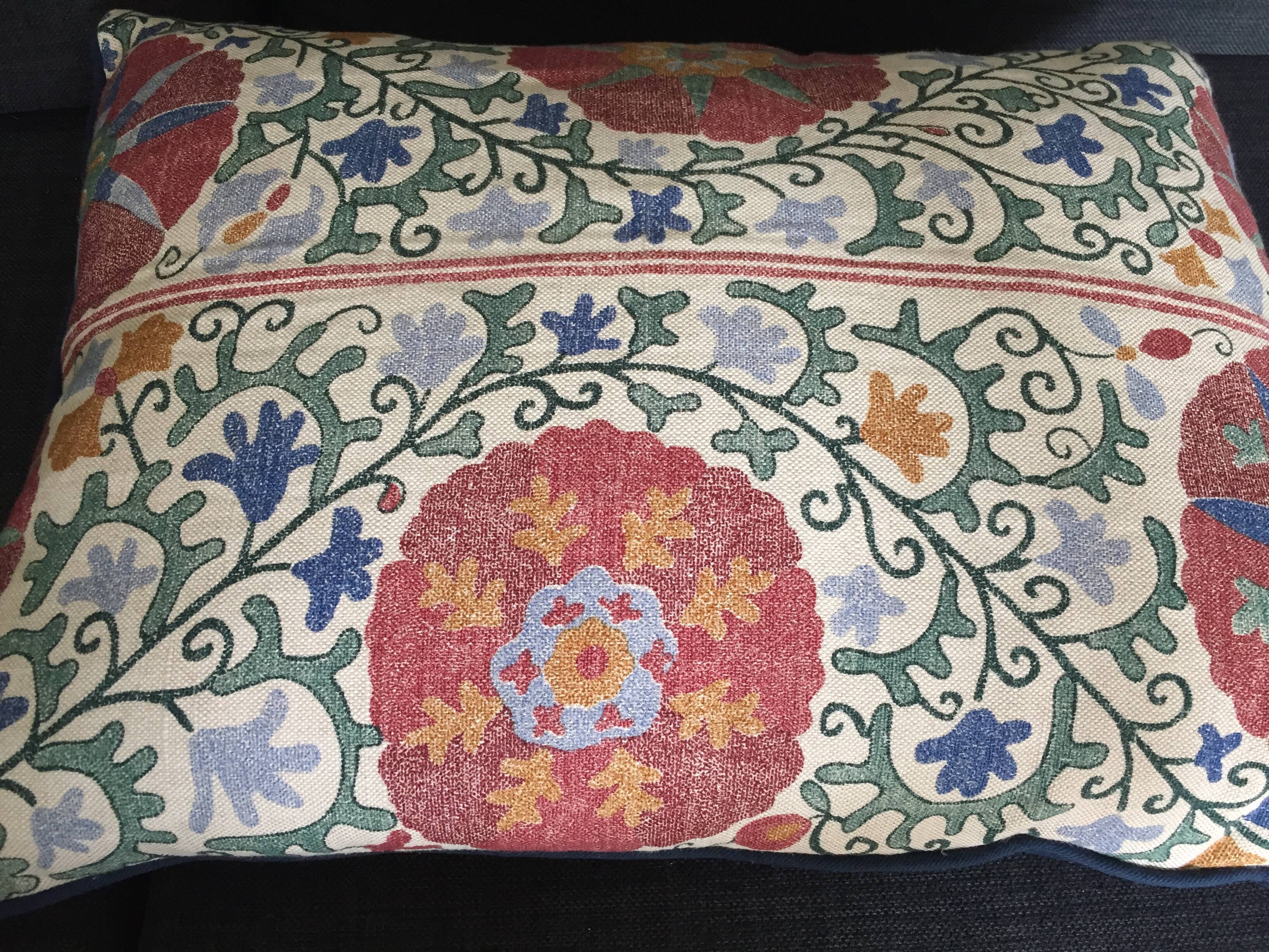 Decorative pillow case in linen and cotton  with suzani prints