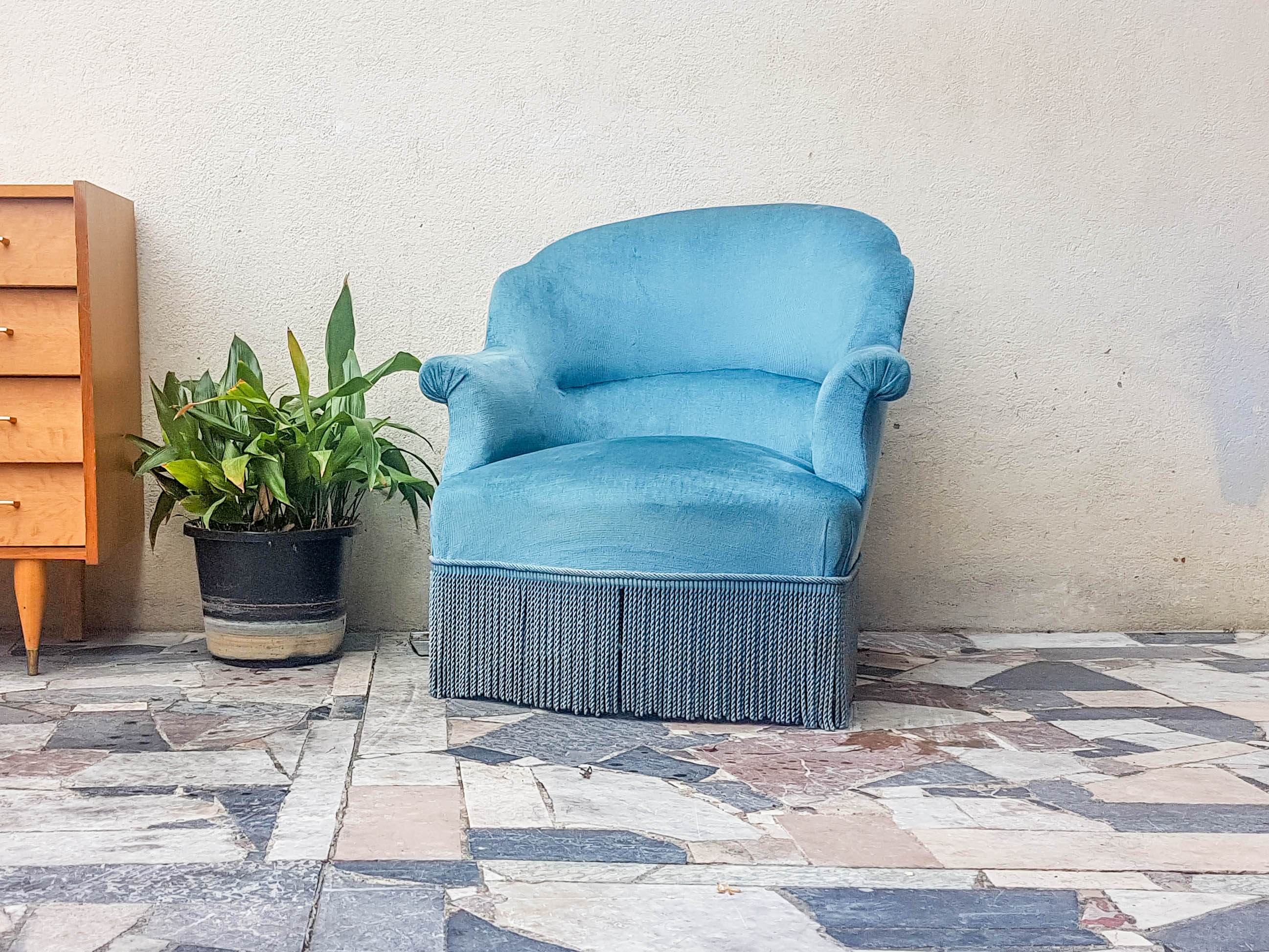 Fauteuil crapaud vintage velours bleu années 70