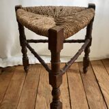 Old Provençal-style mulched tripod stool