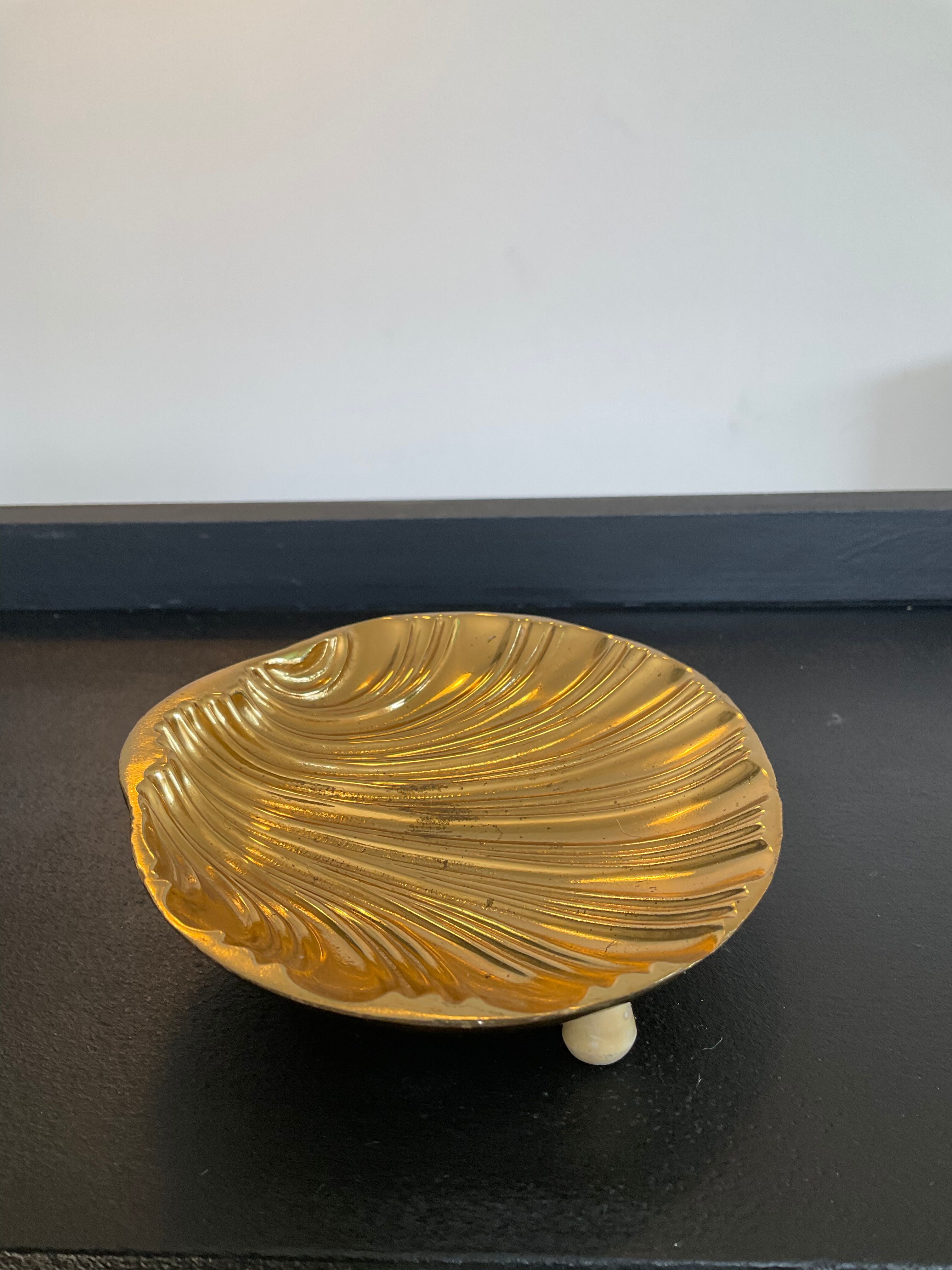 Empty bronze shell pocket 60s-70s