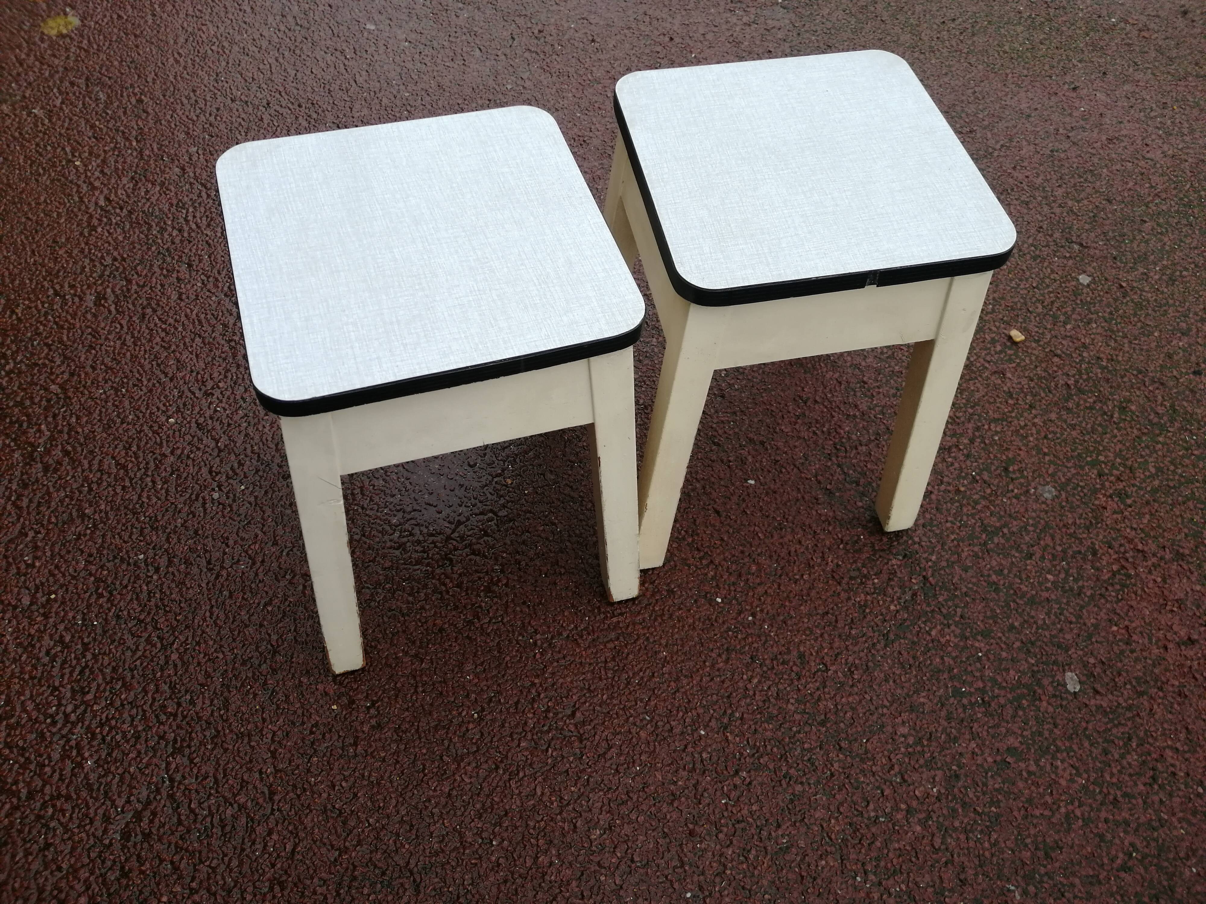 Pair of stools chest in formica