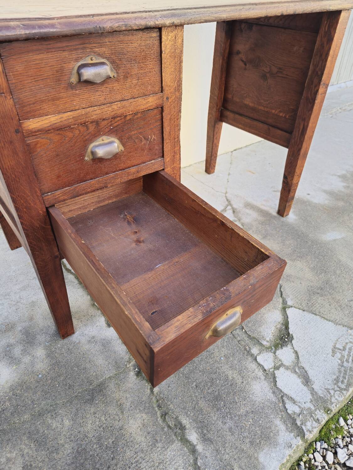 Antique solid oak desk from the 1900s