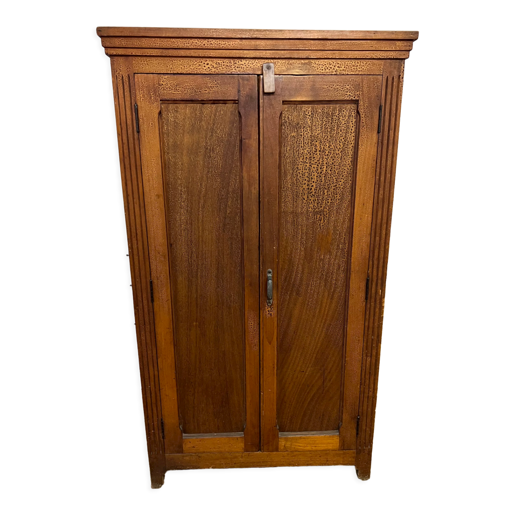 Armoire parisienne vintage