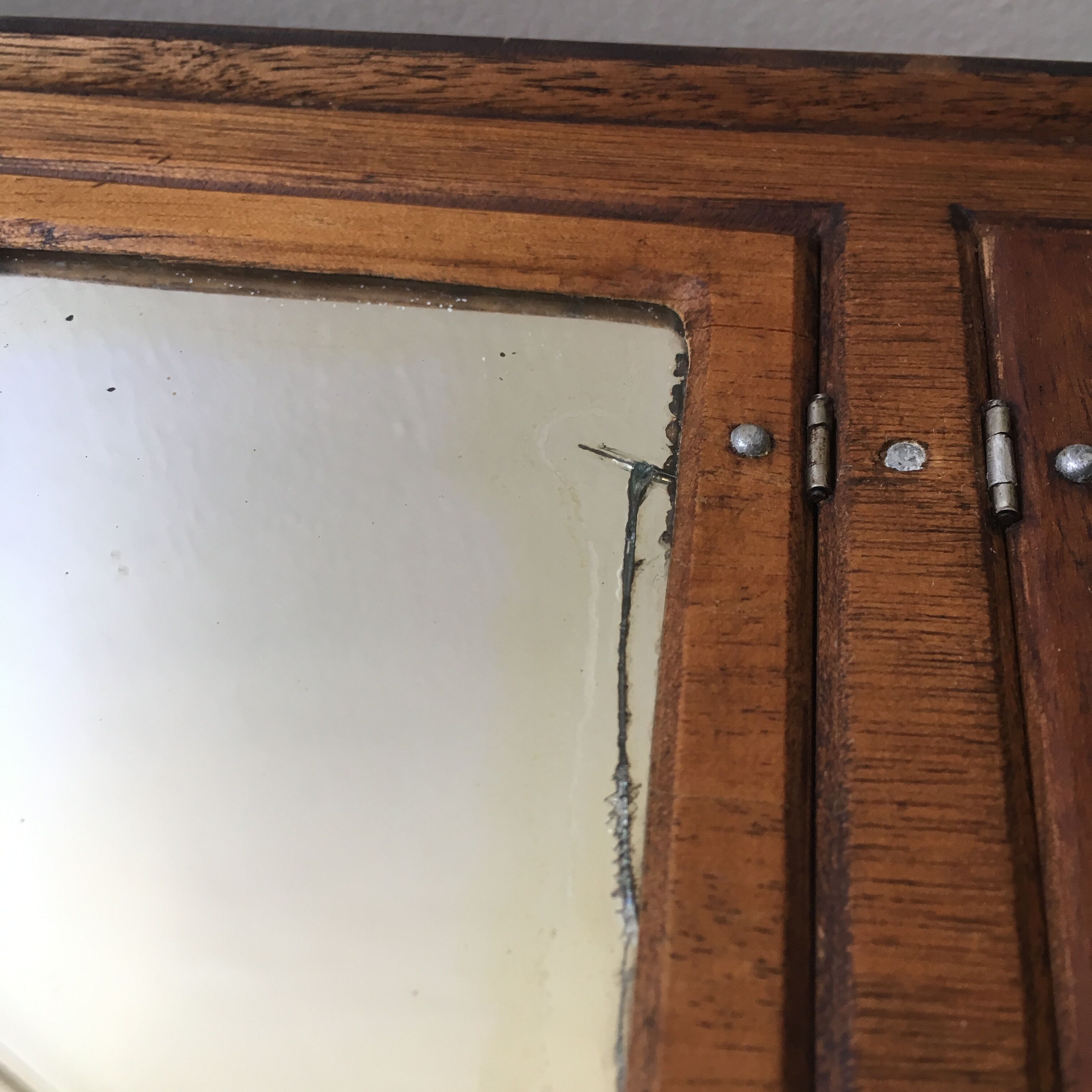 Doll cabinet 3 wooden doors with mirror