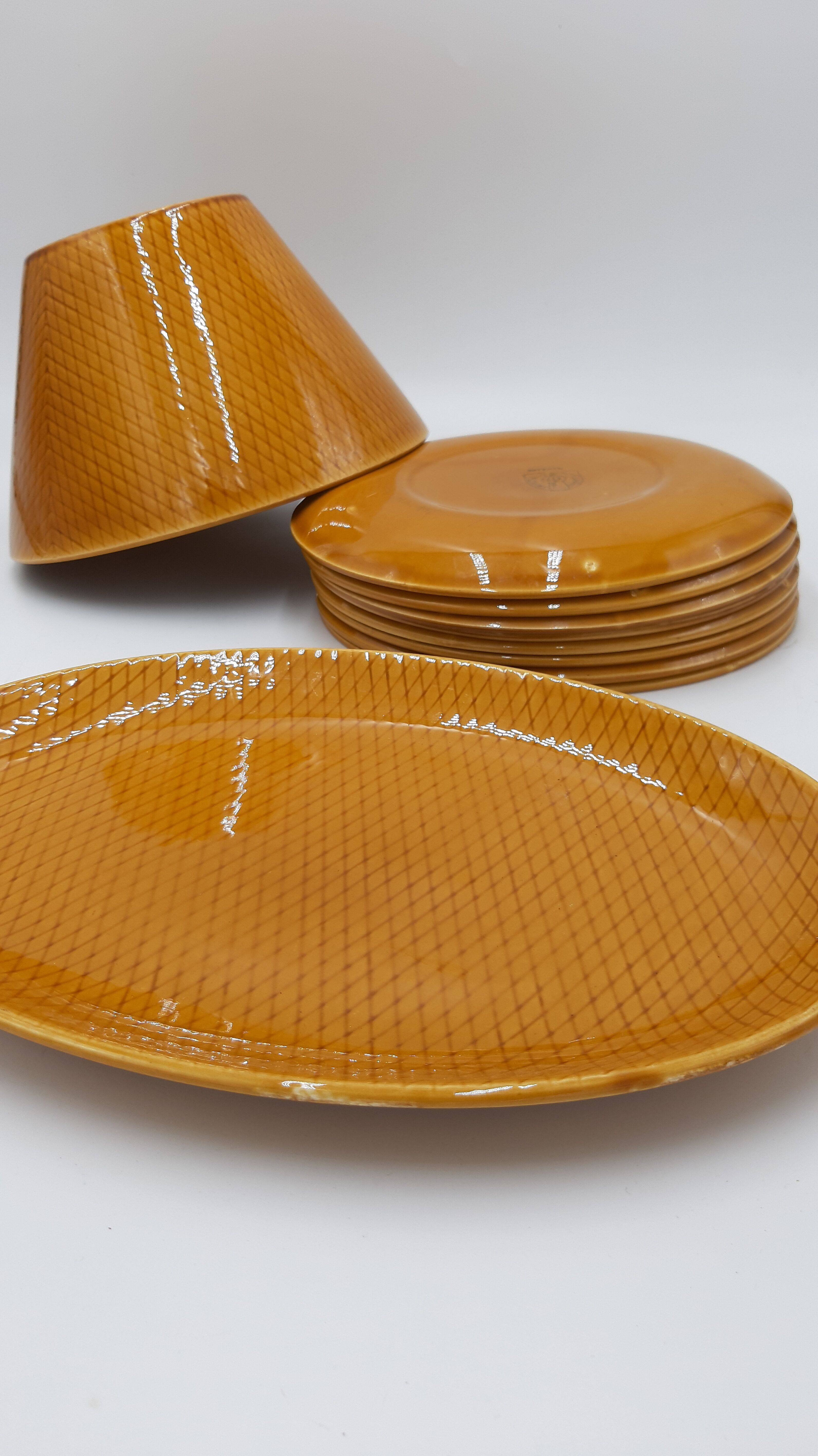 Service esterel 8 ceramic plates salins graphic honey color