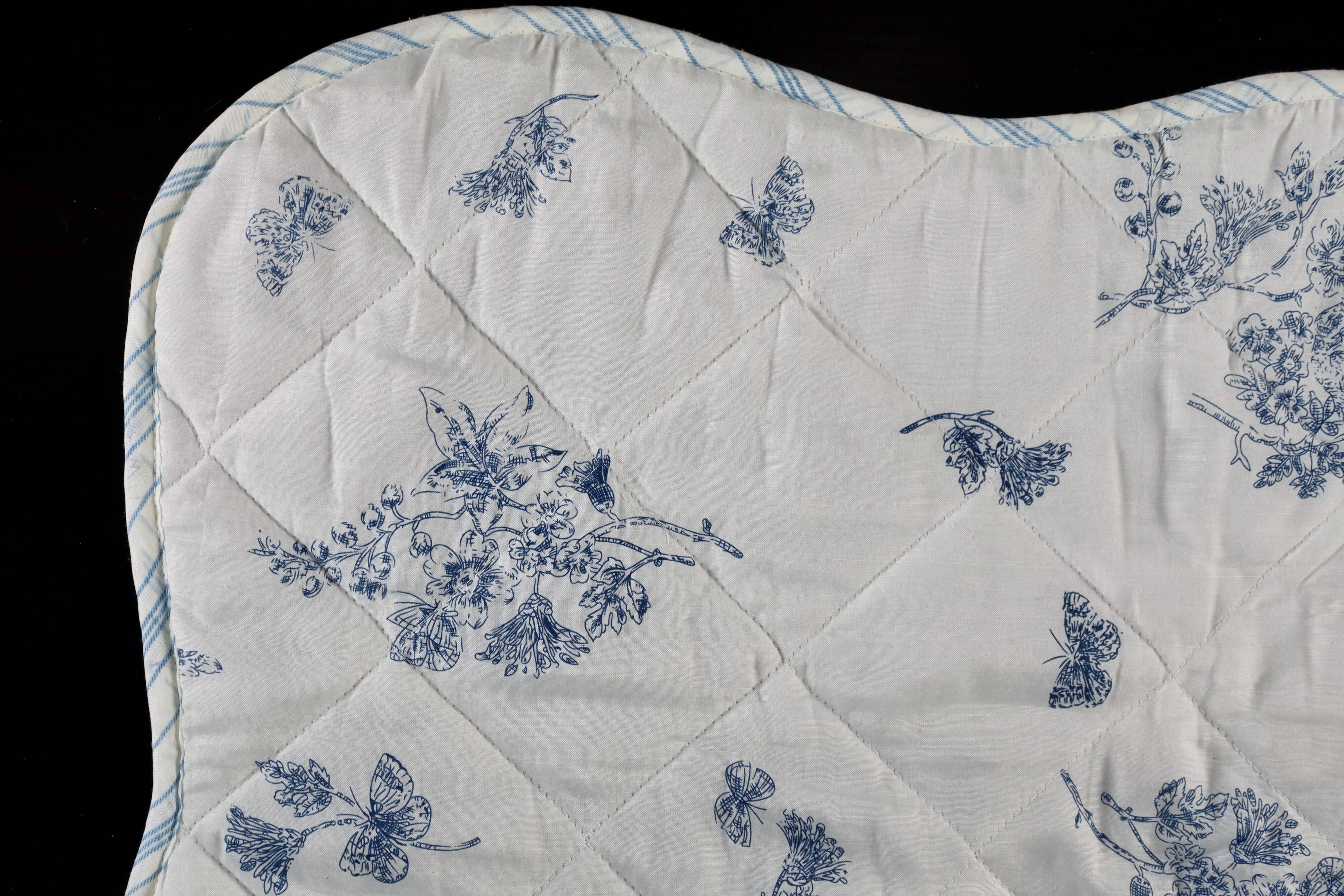 Small vintage quilt with toile de Jouy pattern