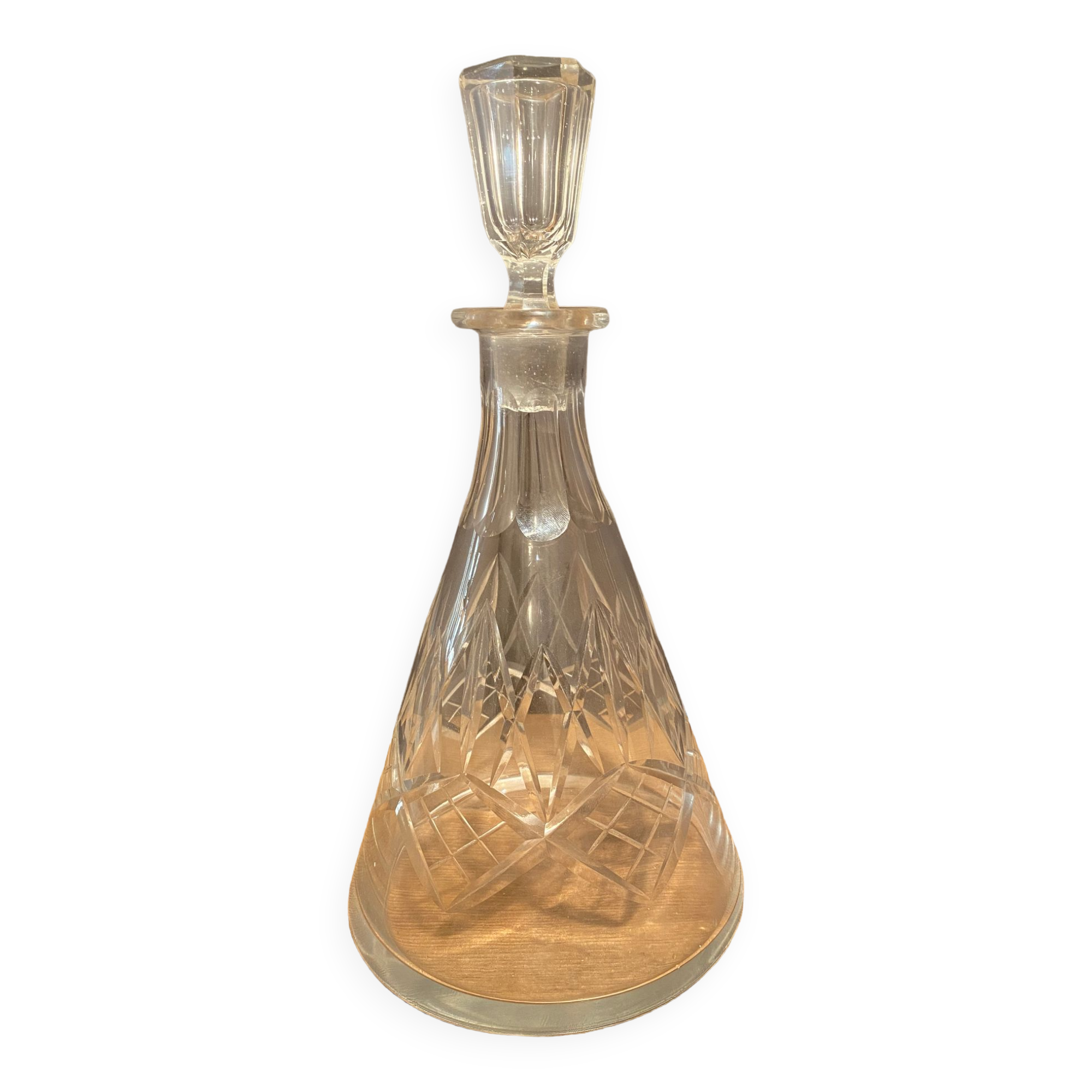 Piriform carafe in cut crystal