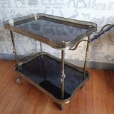 Serving table