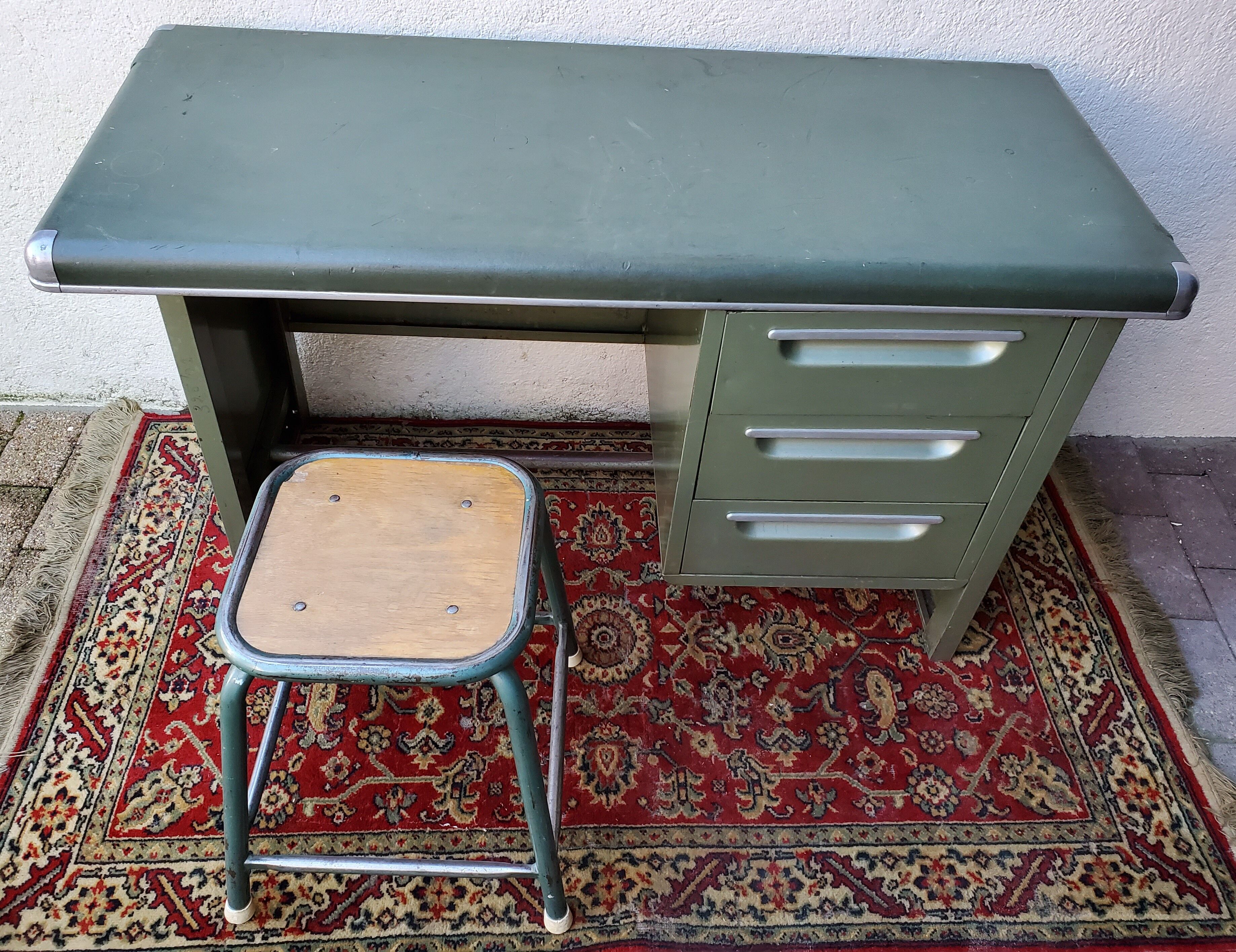 Yac industrial office and stool