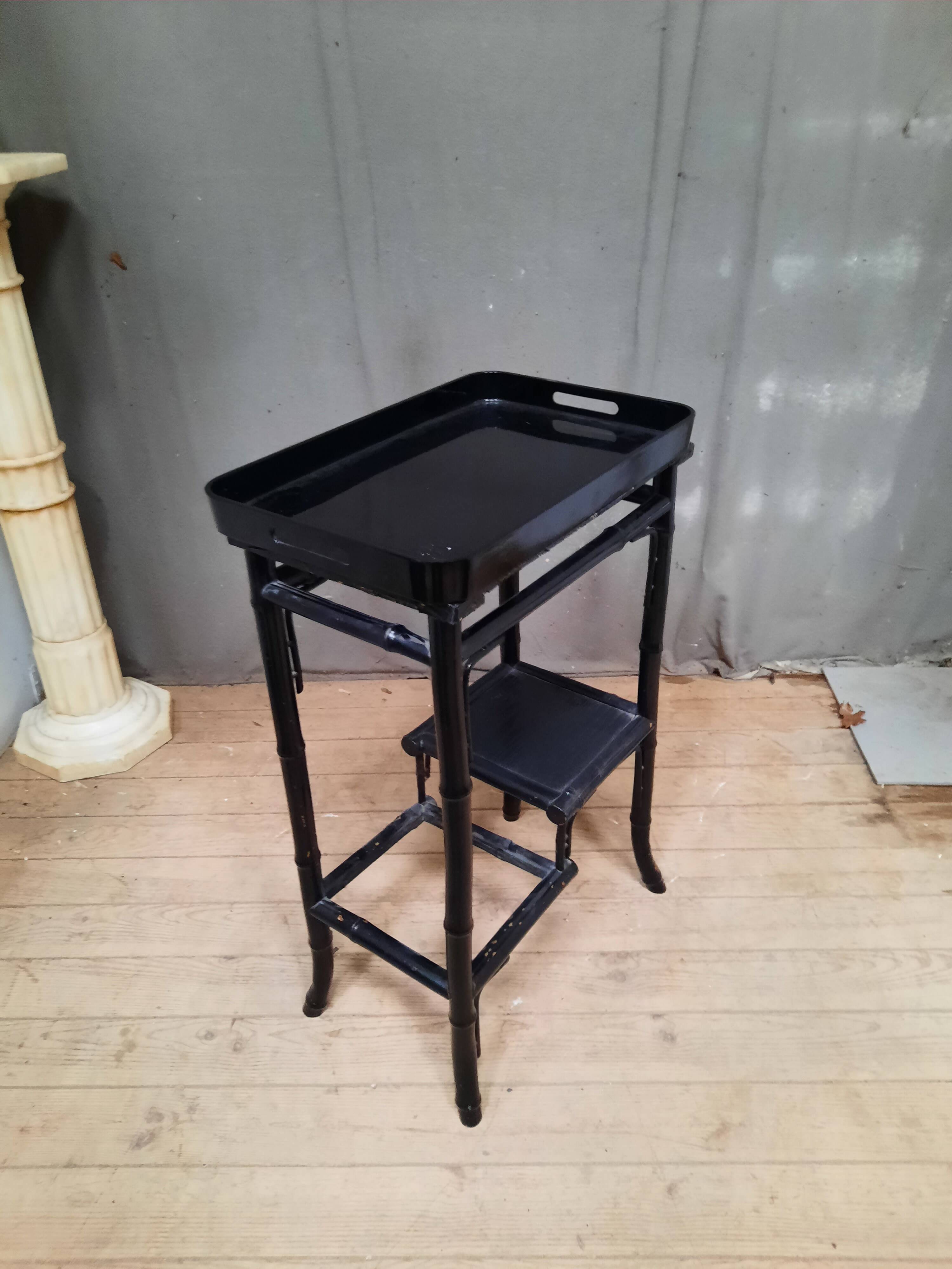 Far Eastern tray table