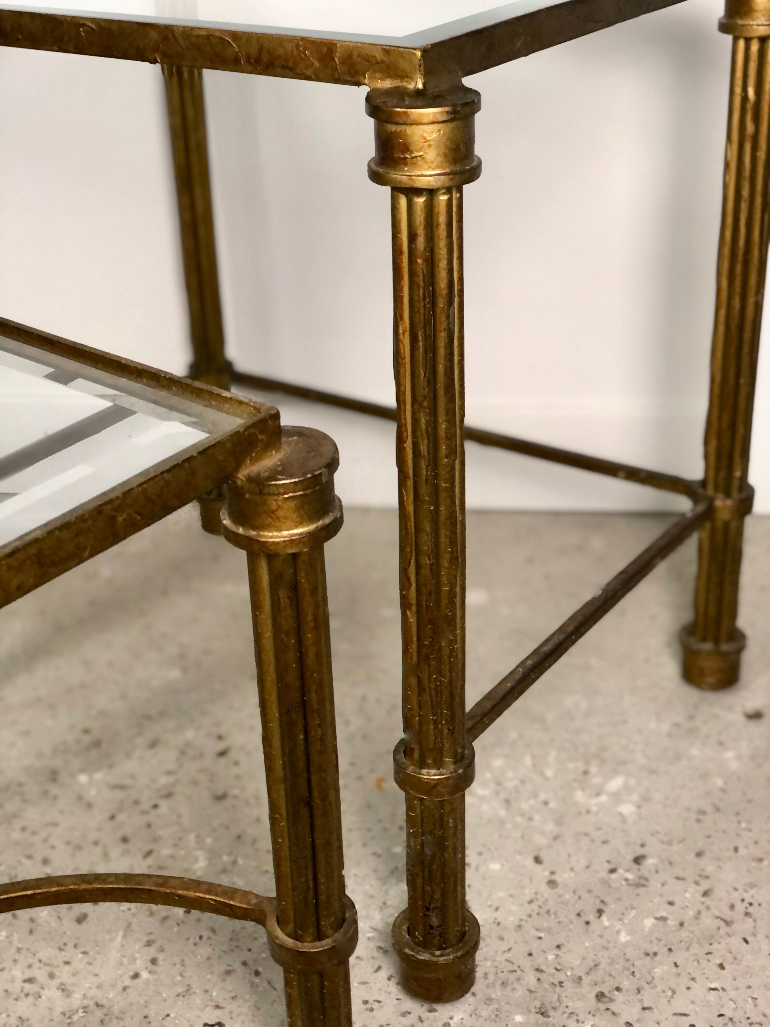 Vintage 80'S trundle table in patinated gilded wrought iron top beveled glass