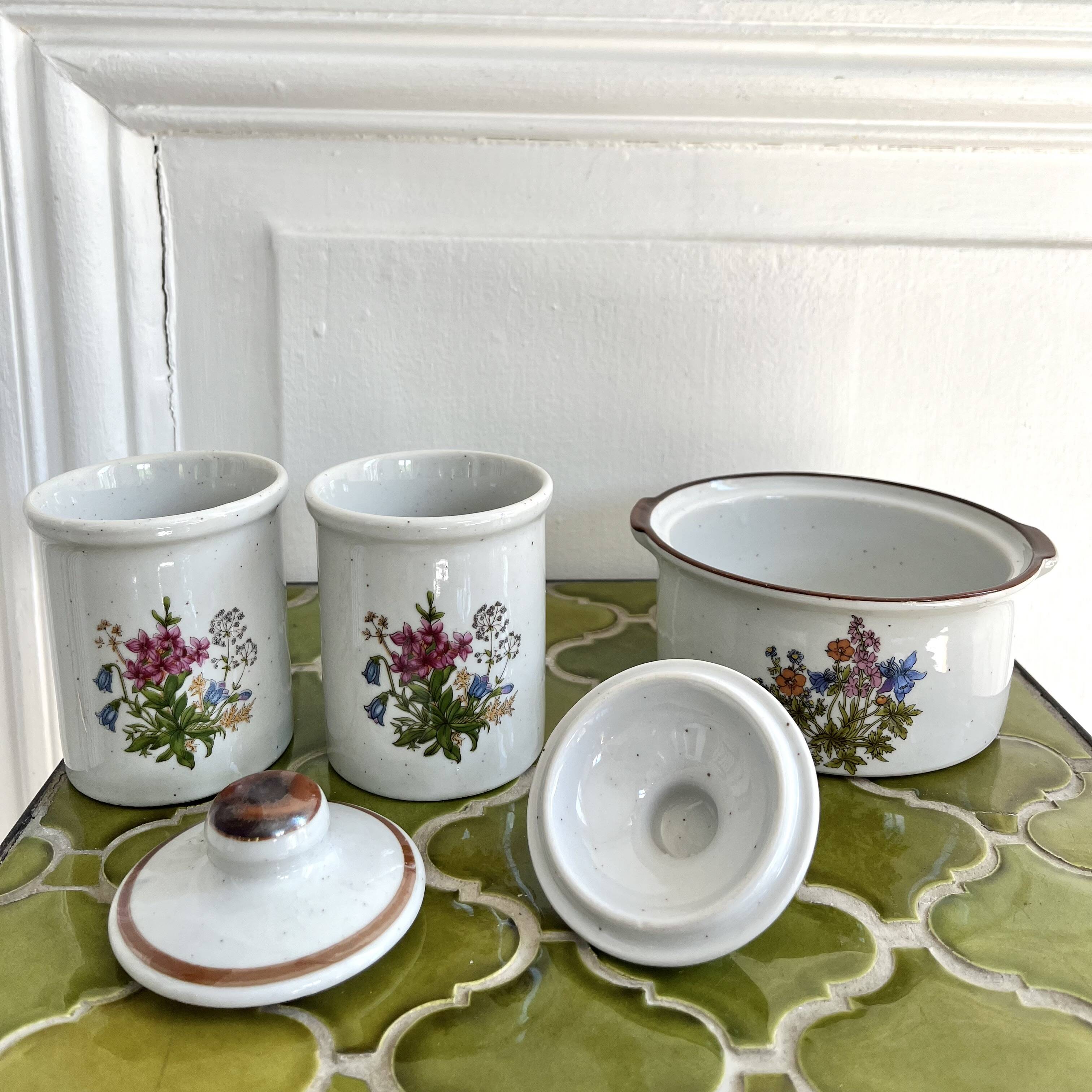 Ceramic flower or herbarium pots