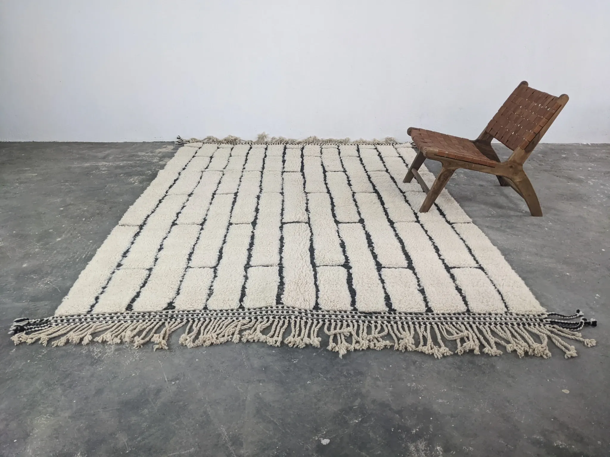 Large Beni Ouarain rug, 285 x 215 cm || 9.35 x 7.05 feet, G-339