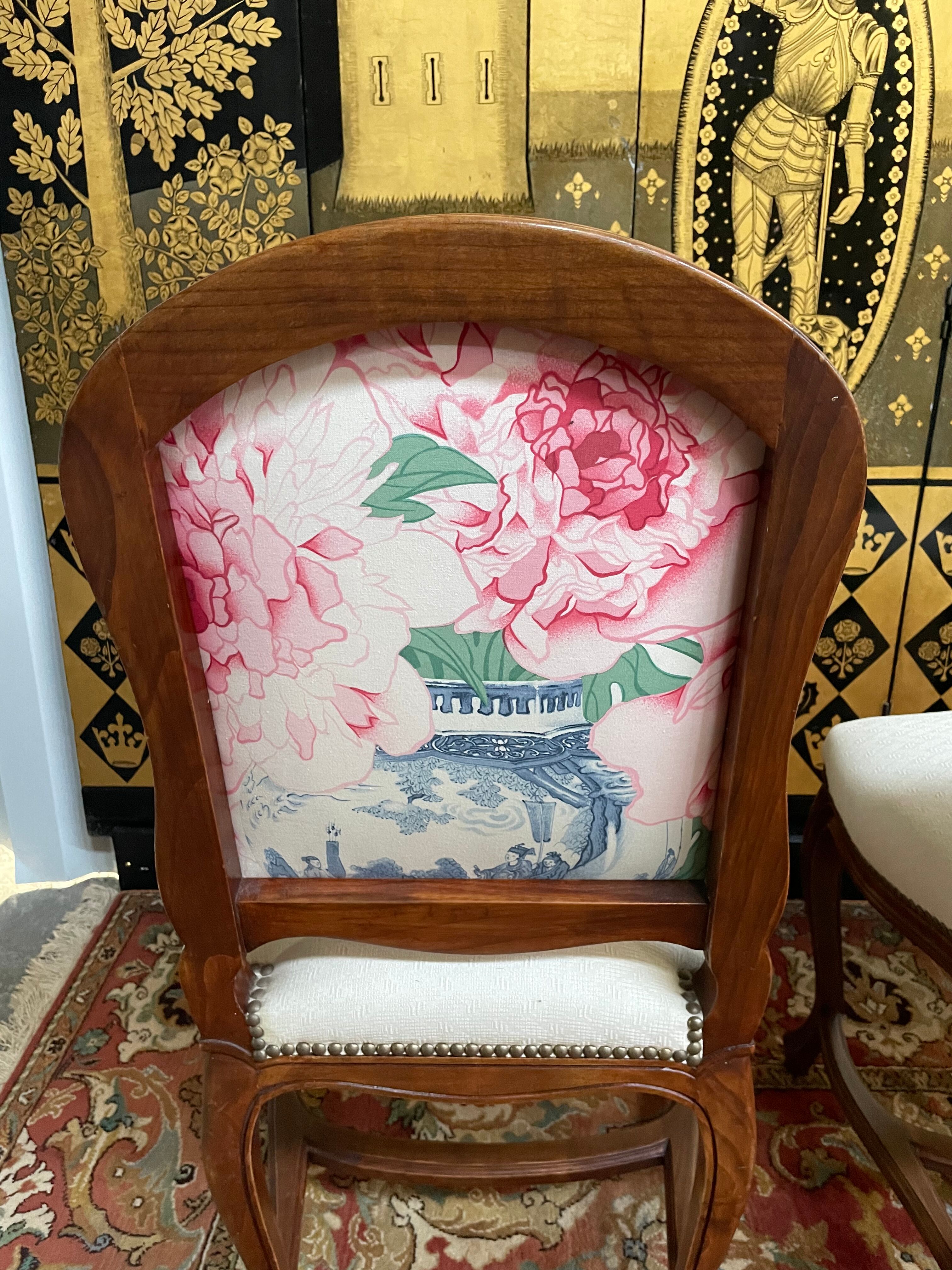 Suite de 4 chaises de style Louis XV