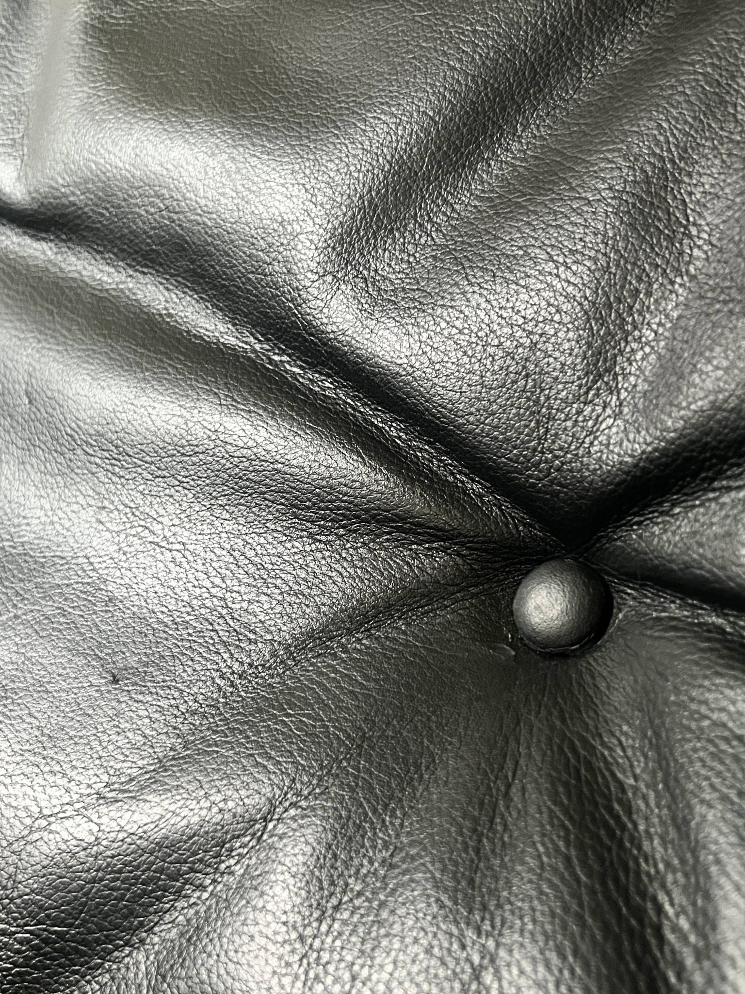 Scandinavian black leather armchair Siesta by Ingmar Relling, design 1970.