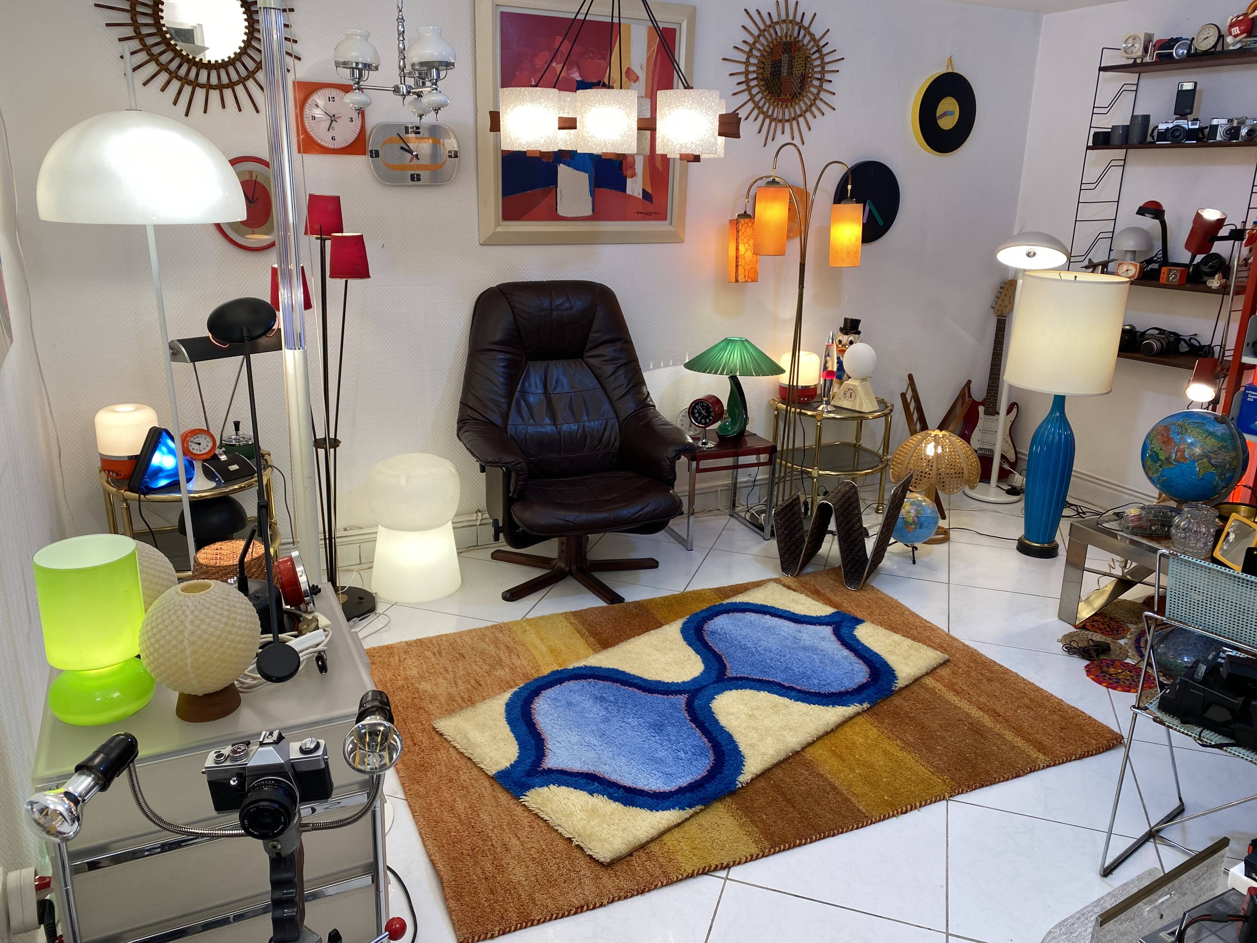Vintage swivel armchair Unico 1970s