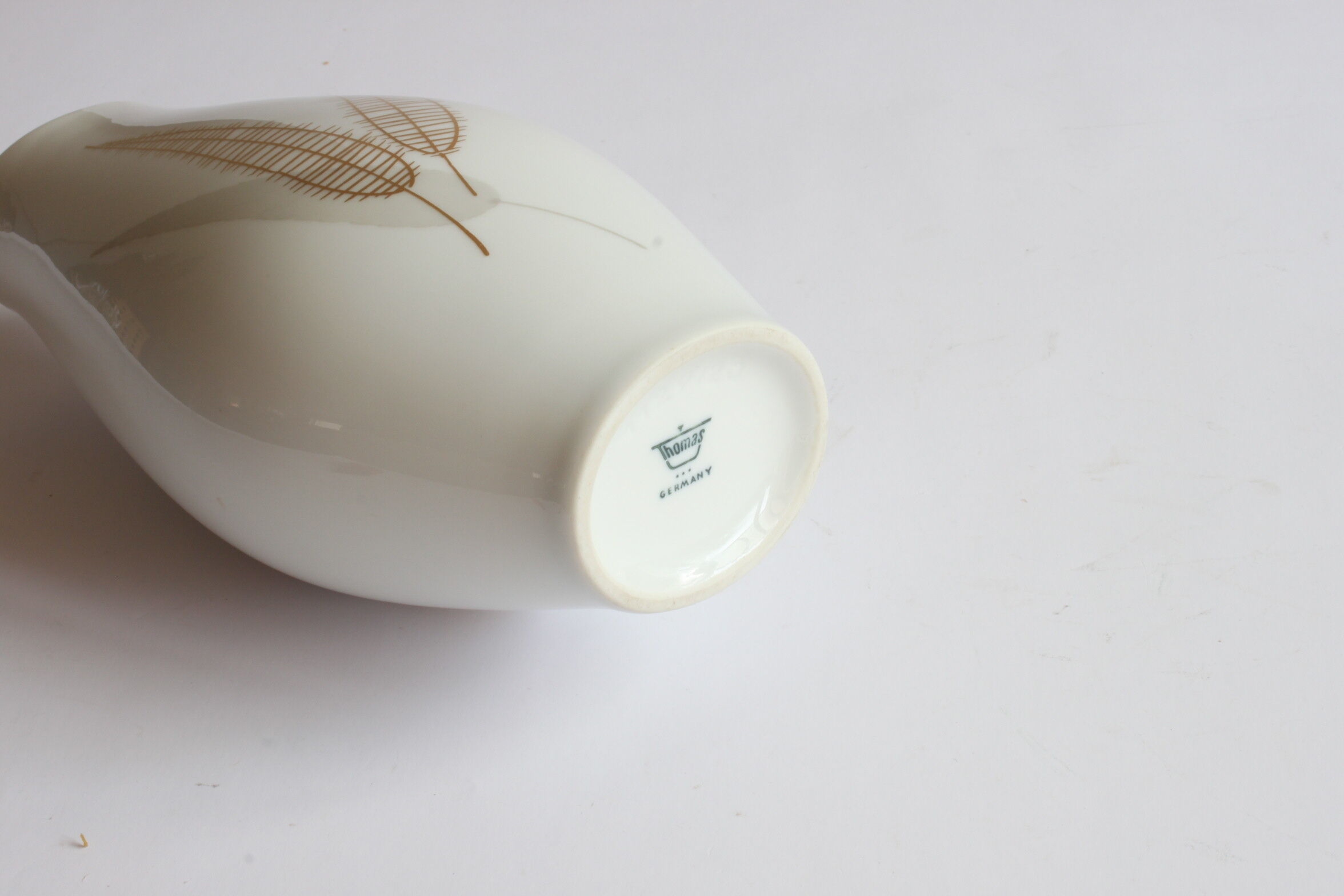 Fischmaul series vase by Raymond Loewy for Thomas porzellan Rosenthal, 1957.