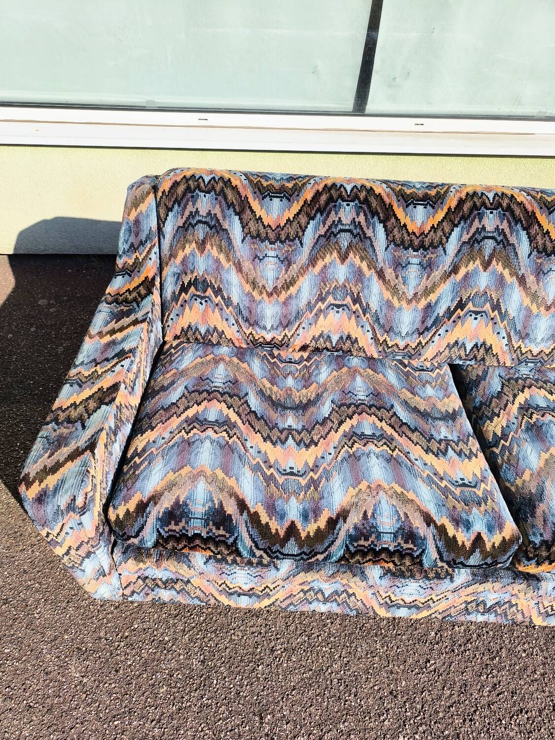 3-seater sofa + 2 vintage armchairs in multicoloured fabric retro design