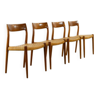 ENSEMBLE 4 CHAISES EN TECK MODÈLE 77 PAR NIELS O. MÖLLER, DANEMARK