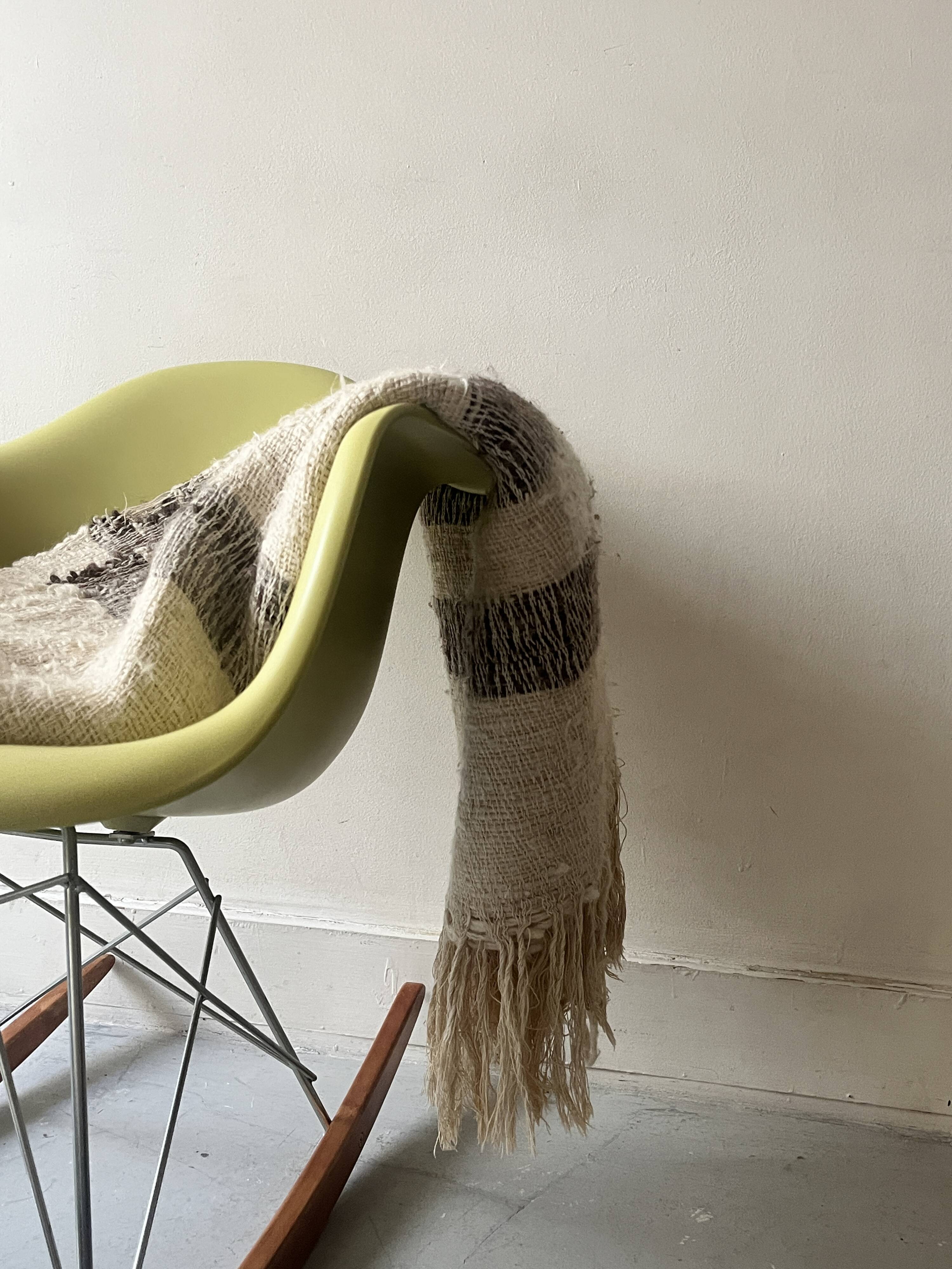 Rocking chair design Eames Plastic Armchair RE RAR, edition Vitra