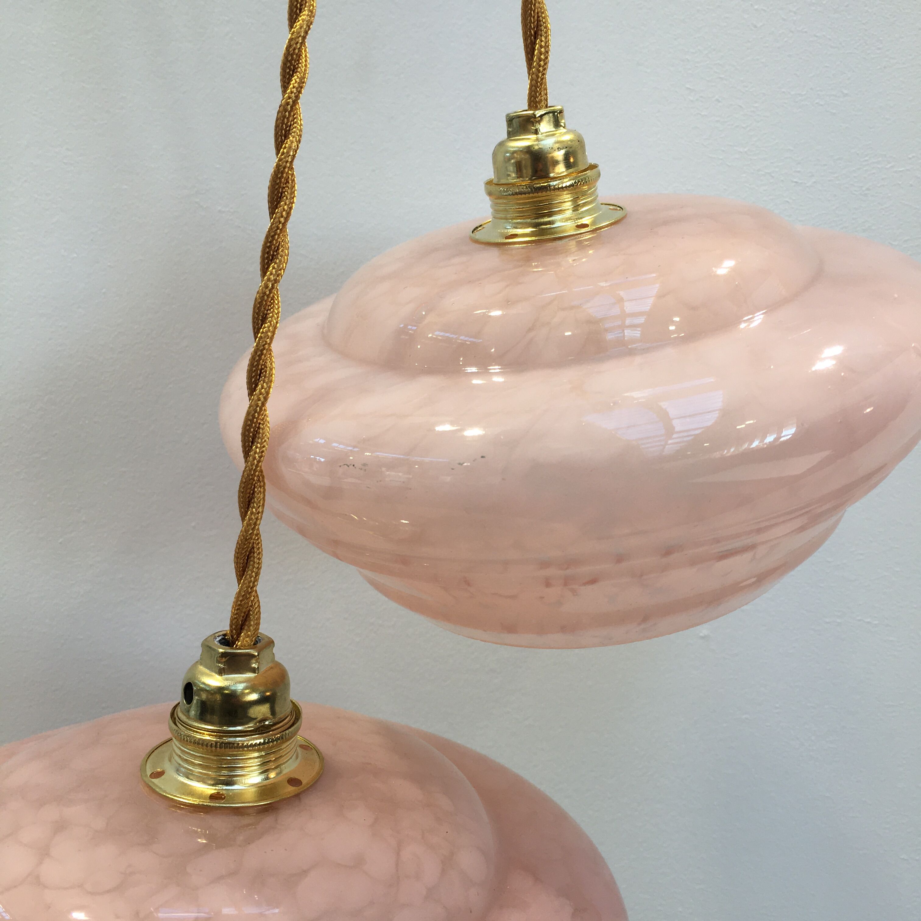 Pair of Art Deco suspensions in pink Clichy glass