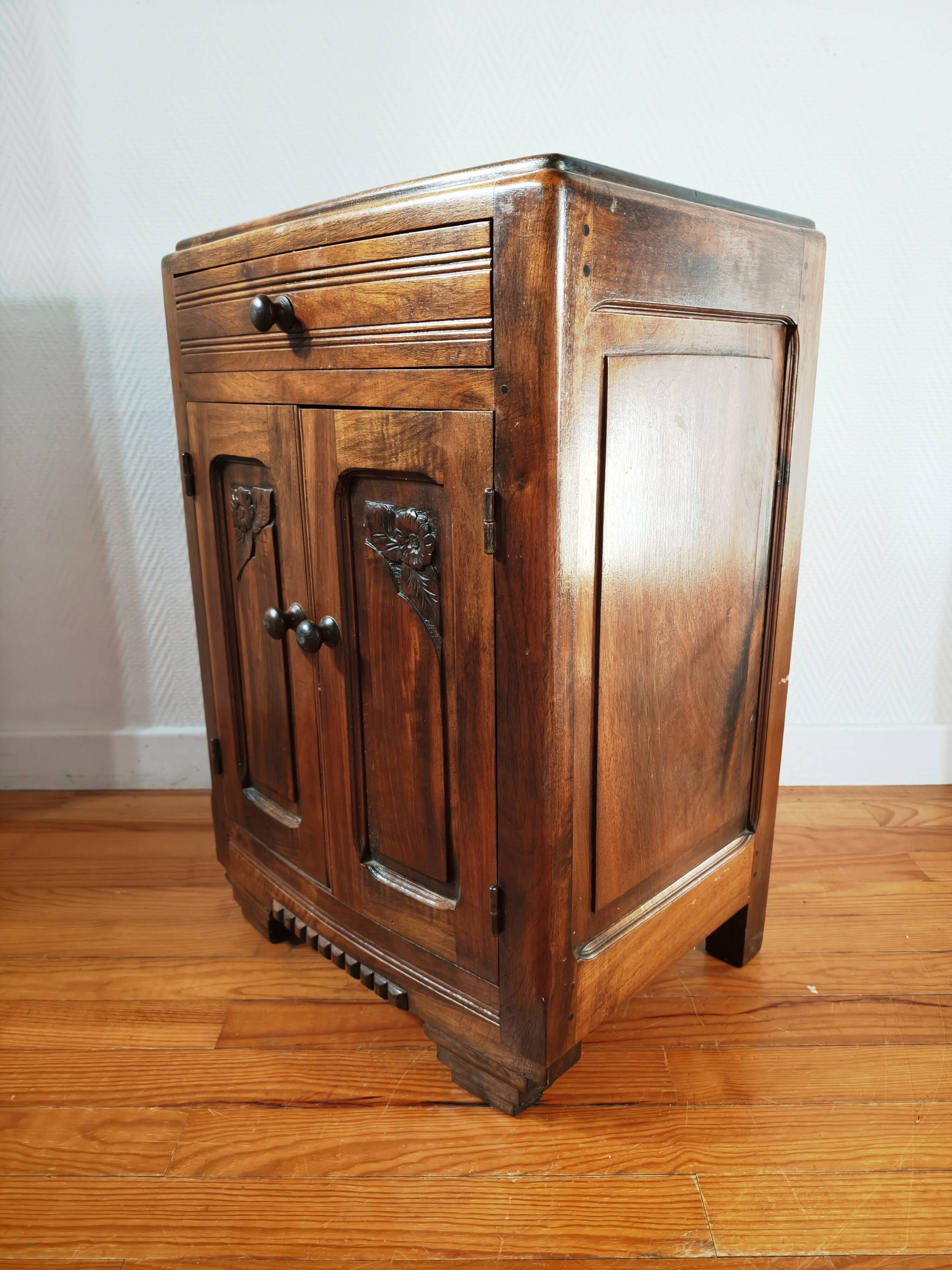 Confiturier en noyer – meuble de rangement ancien 1930-40