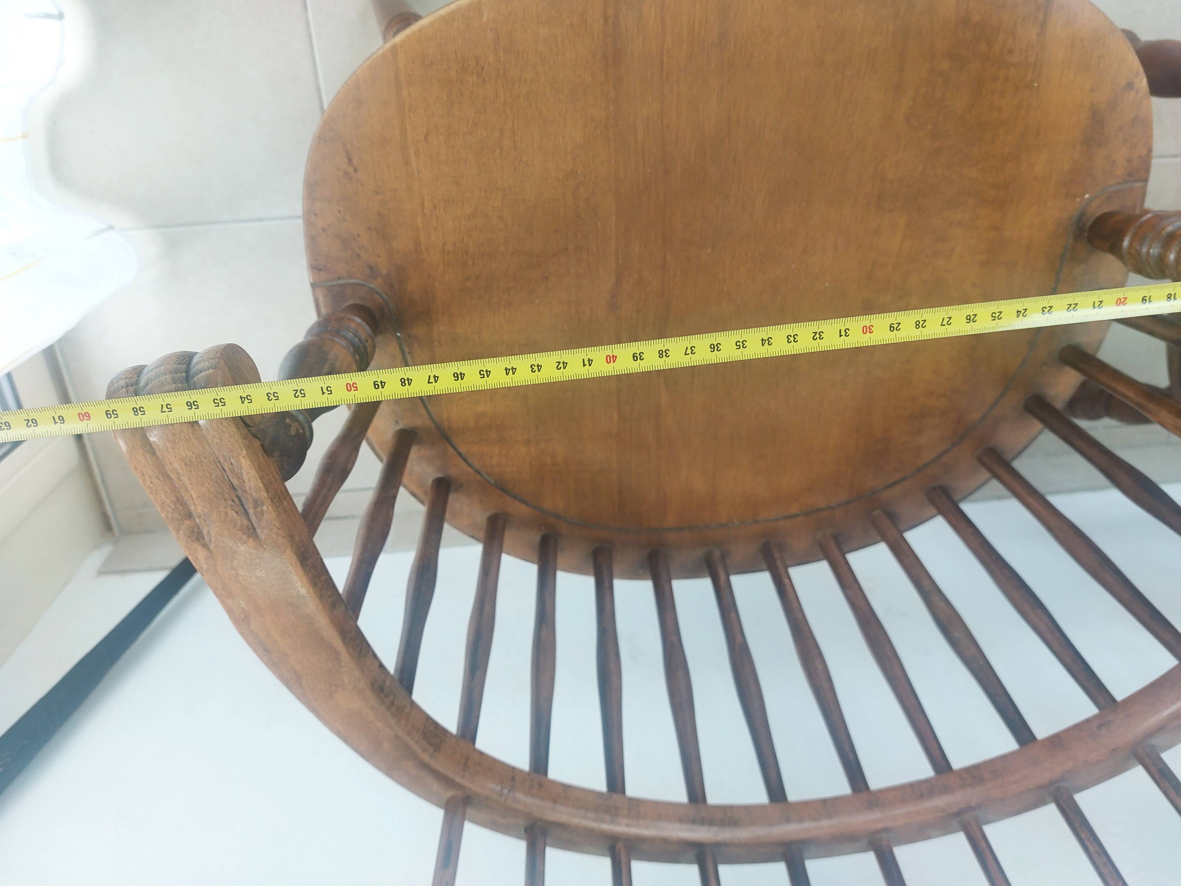 Pair of Windsor armchairs - Noticeable signs of use