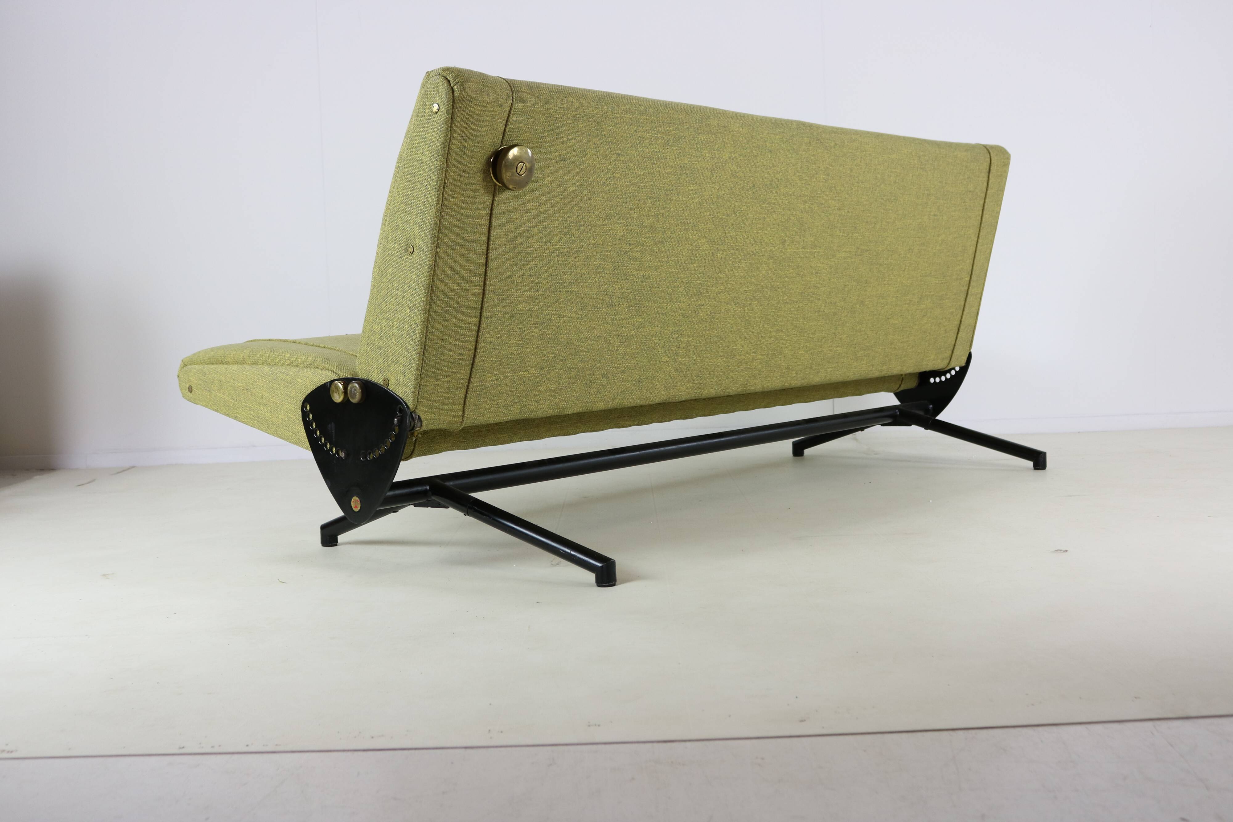 D70 sofa by Osvaldo Borsani for Tecno Italy
