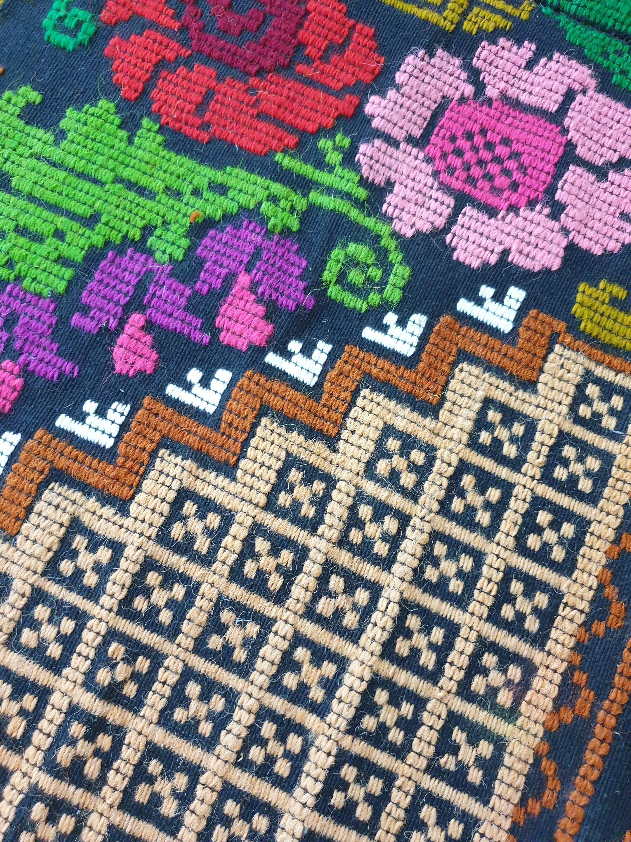 Brown wool rug with colorful boho flowers 142x196cm