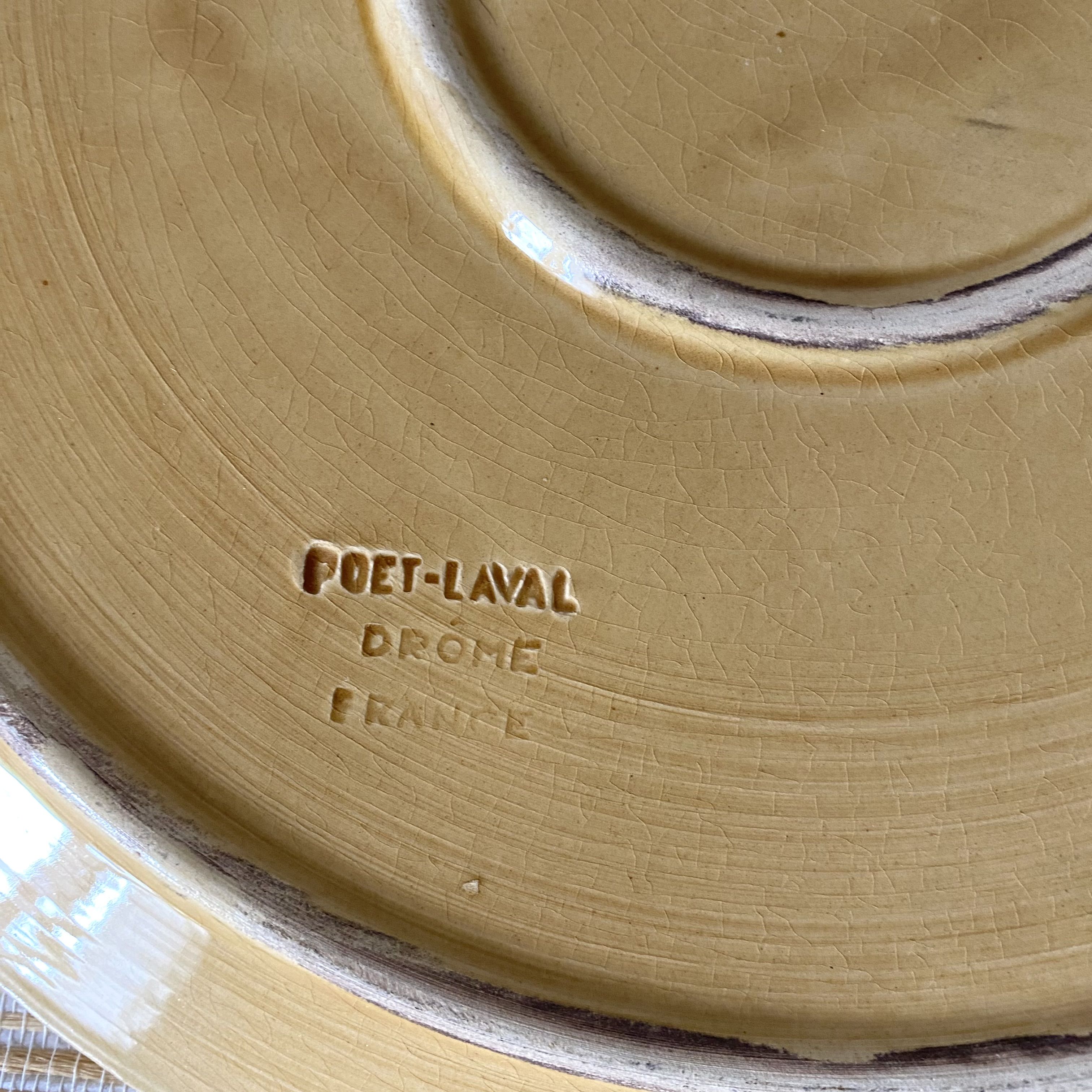 Poët Laval ceramic pie or cake dish with bird decoration