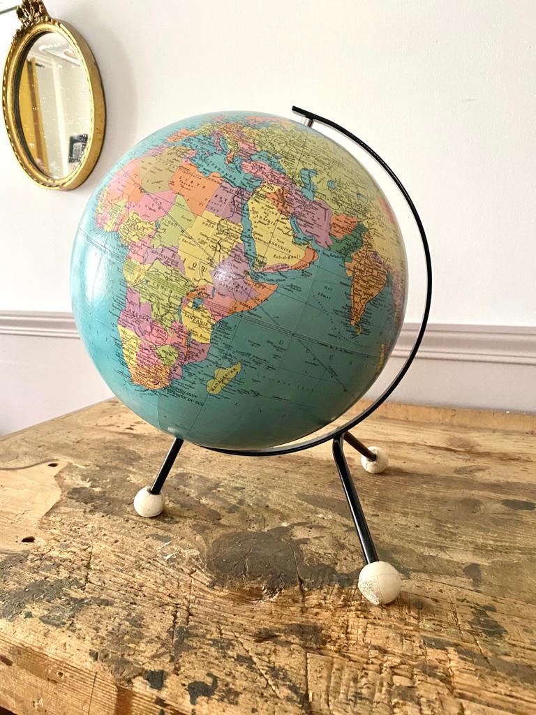 Globe-globe world map taride vintage tripode