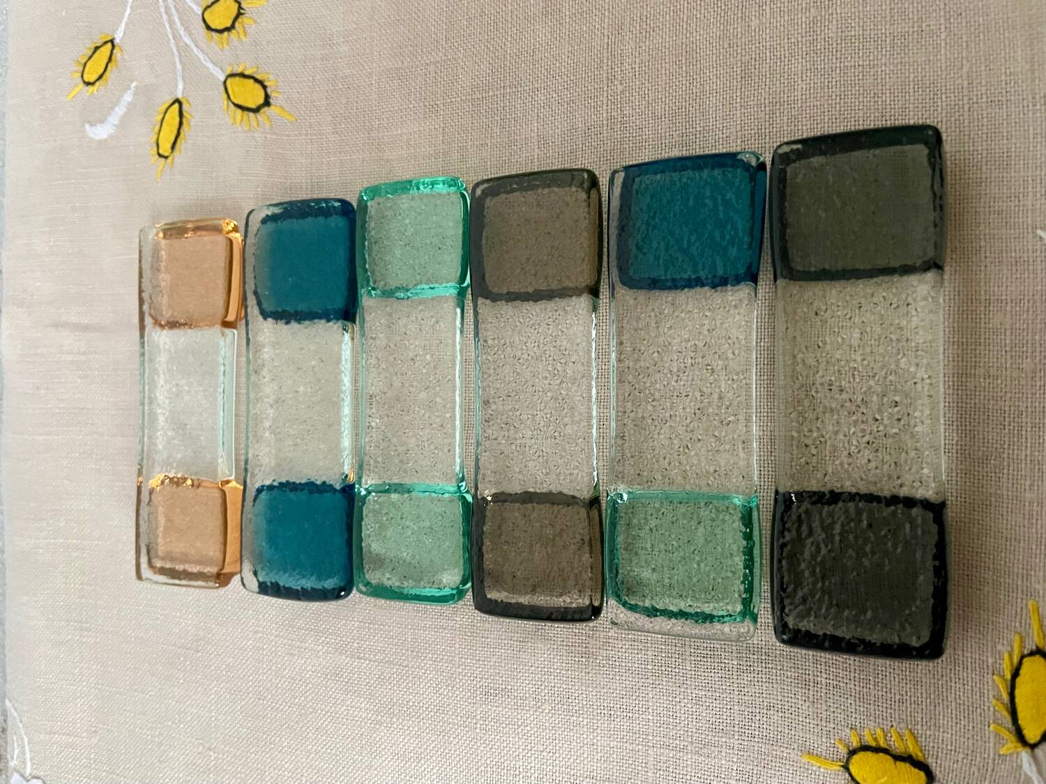 Ensemble de 6 porte couteaux en verre coloré