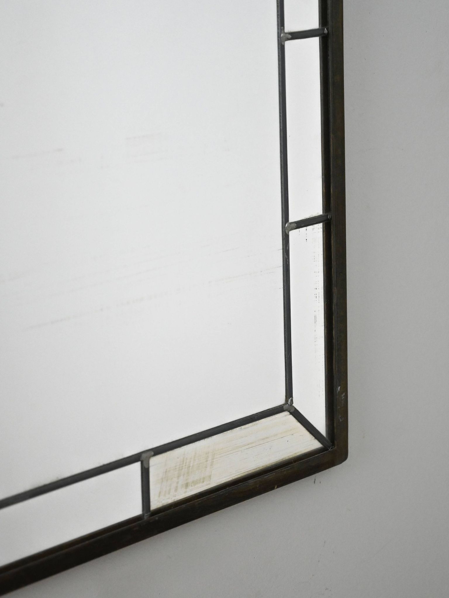 Miroir nordique en métal des années 50 – Design vintage