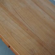 Table à manger rustique française vintage en cerisier du XXe siècle