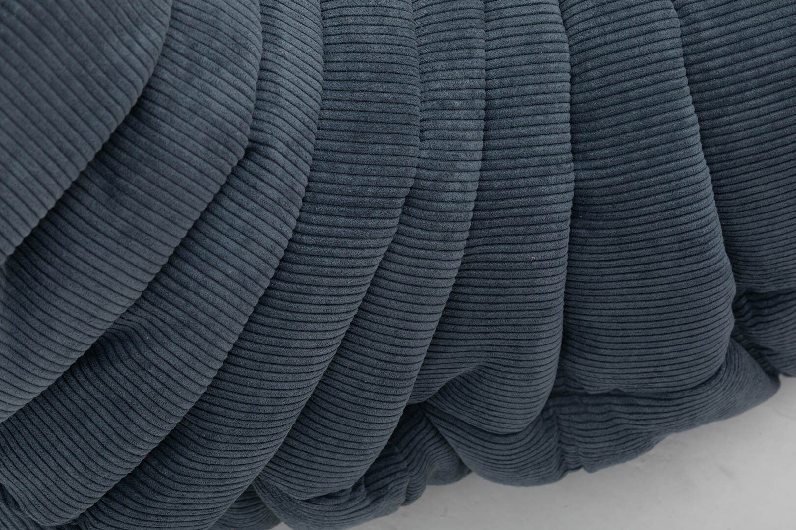 Fauteuil Togo et pouf en velours côtelé gris par Michel Ducaroy pour Ligne Roset, 1973