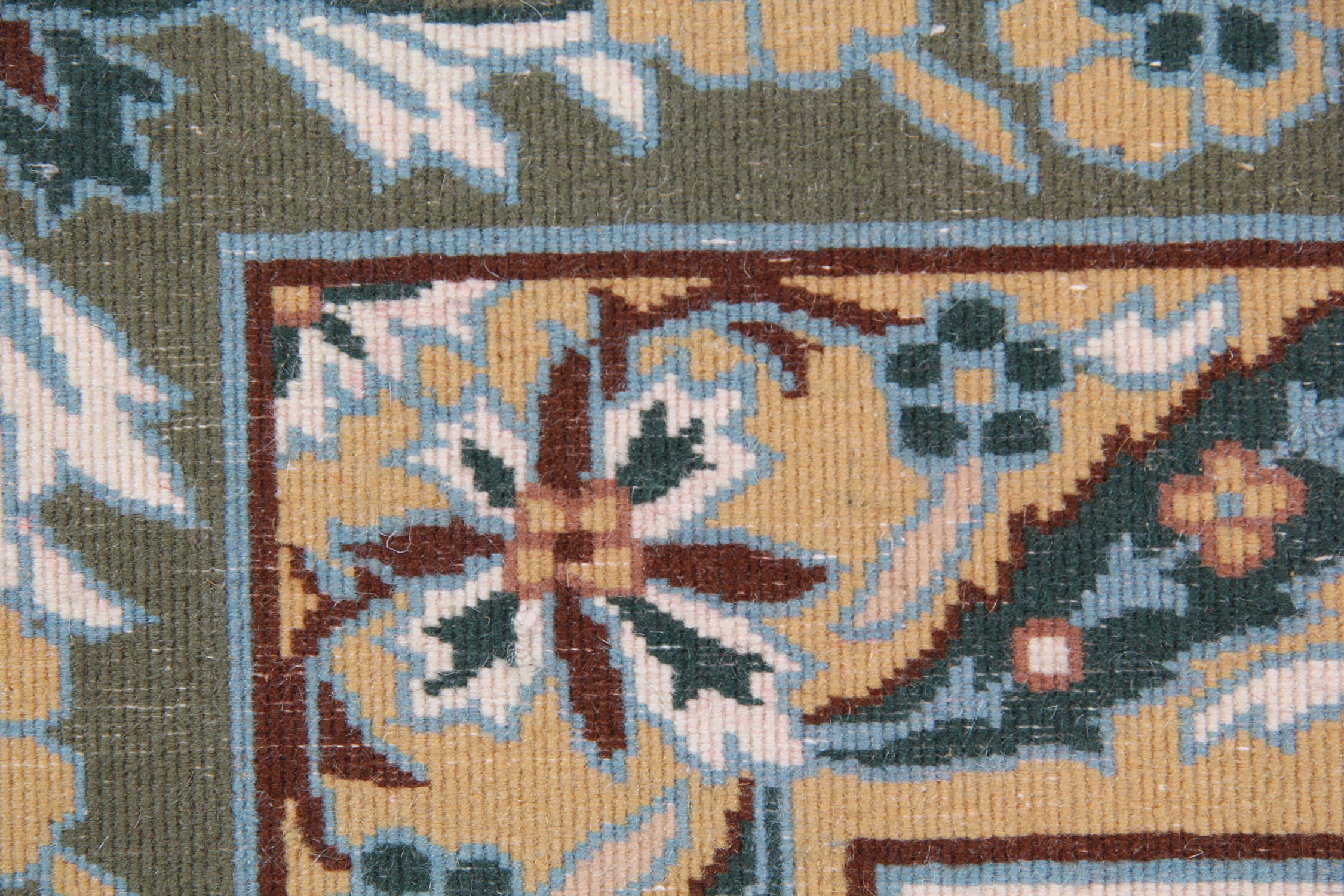 Traditional persian area handwoven wool carpet 274x366cm