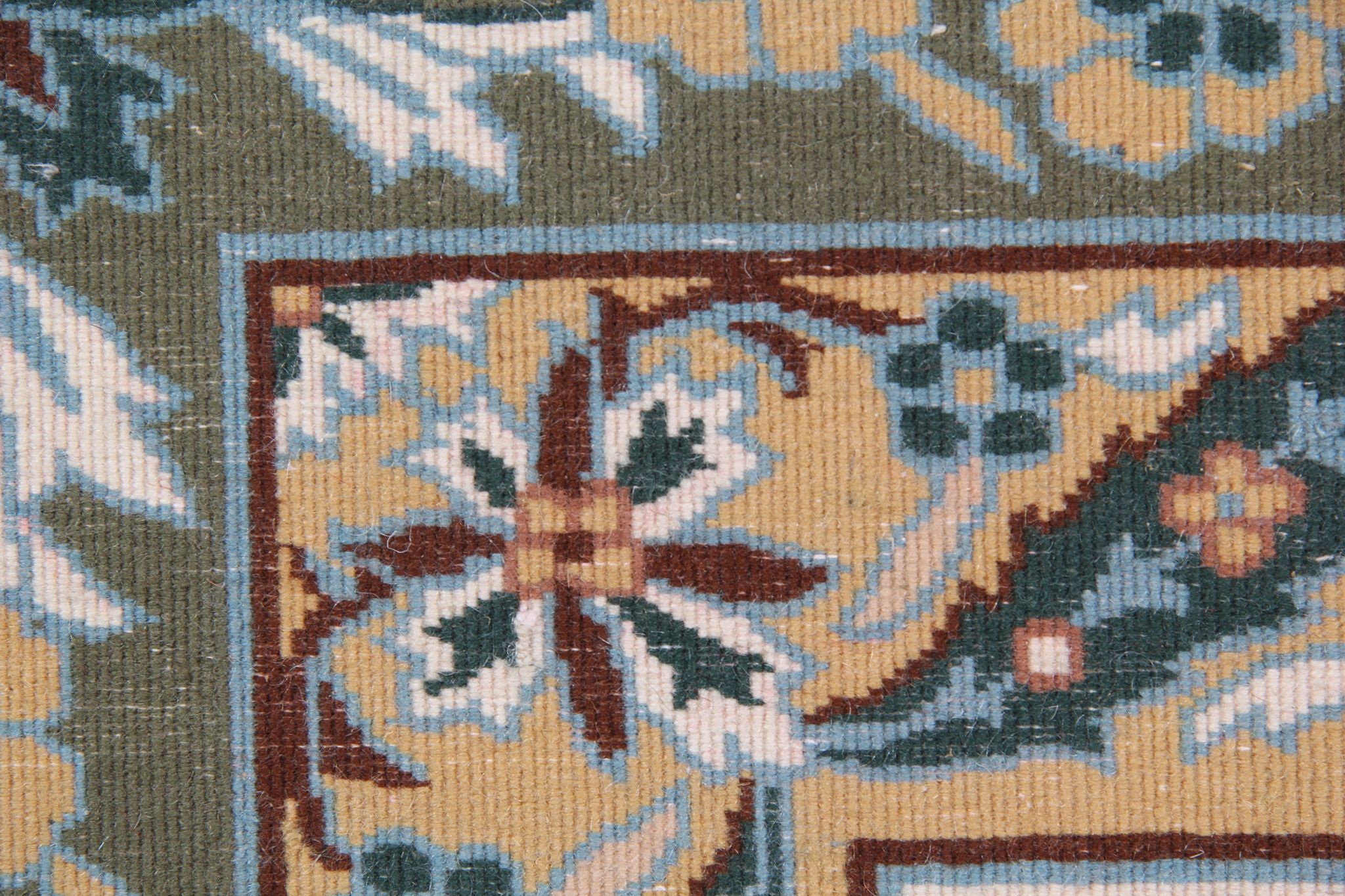 Traditional persian area handwoven wool carpet 274x366cm