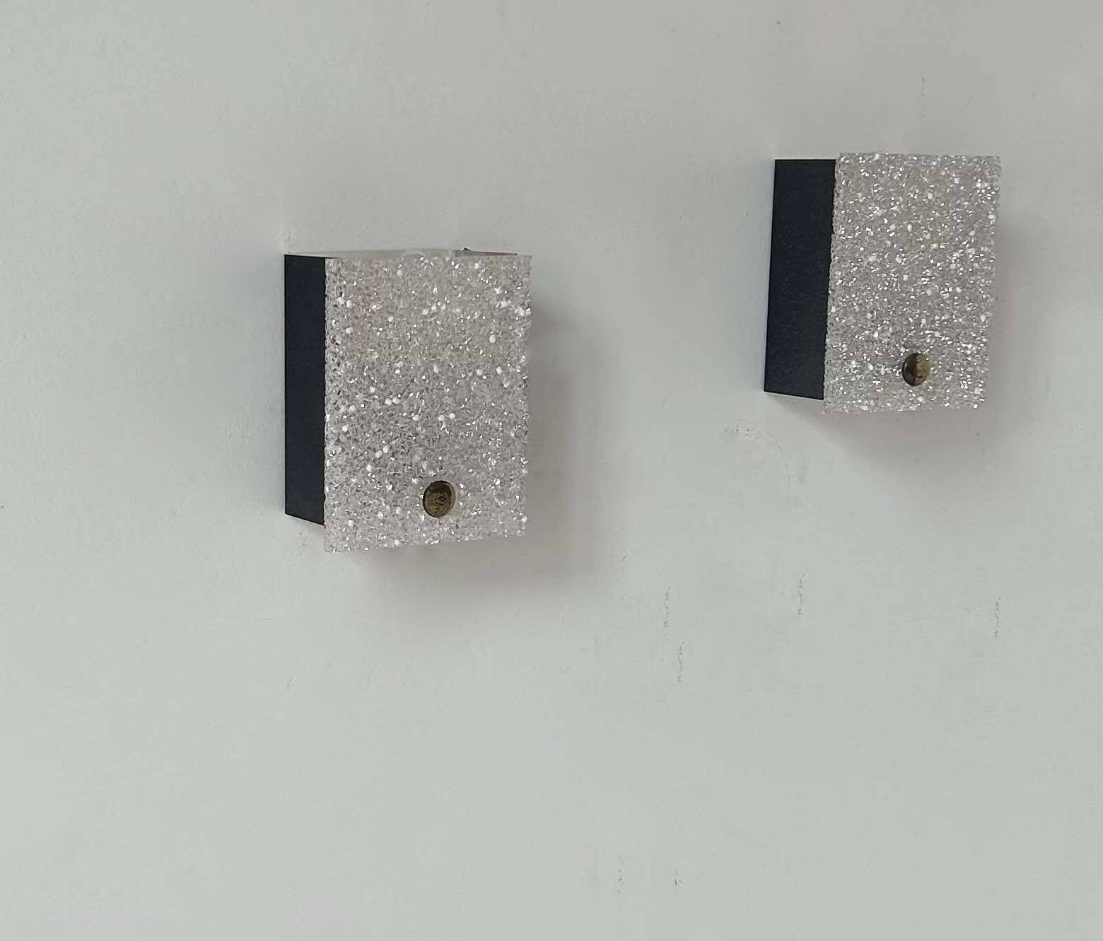 Paire d'applique  vintage, Perspex et métal laqué noir, France 1960