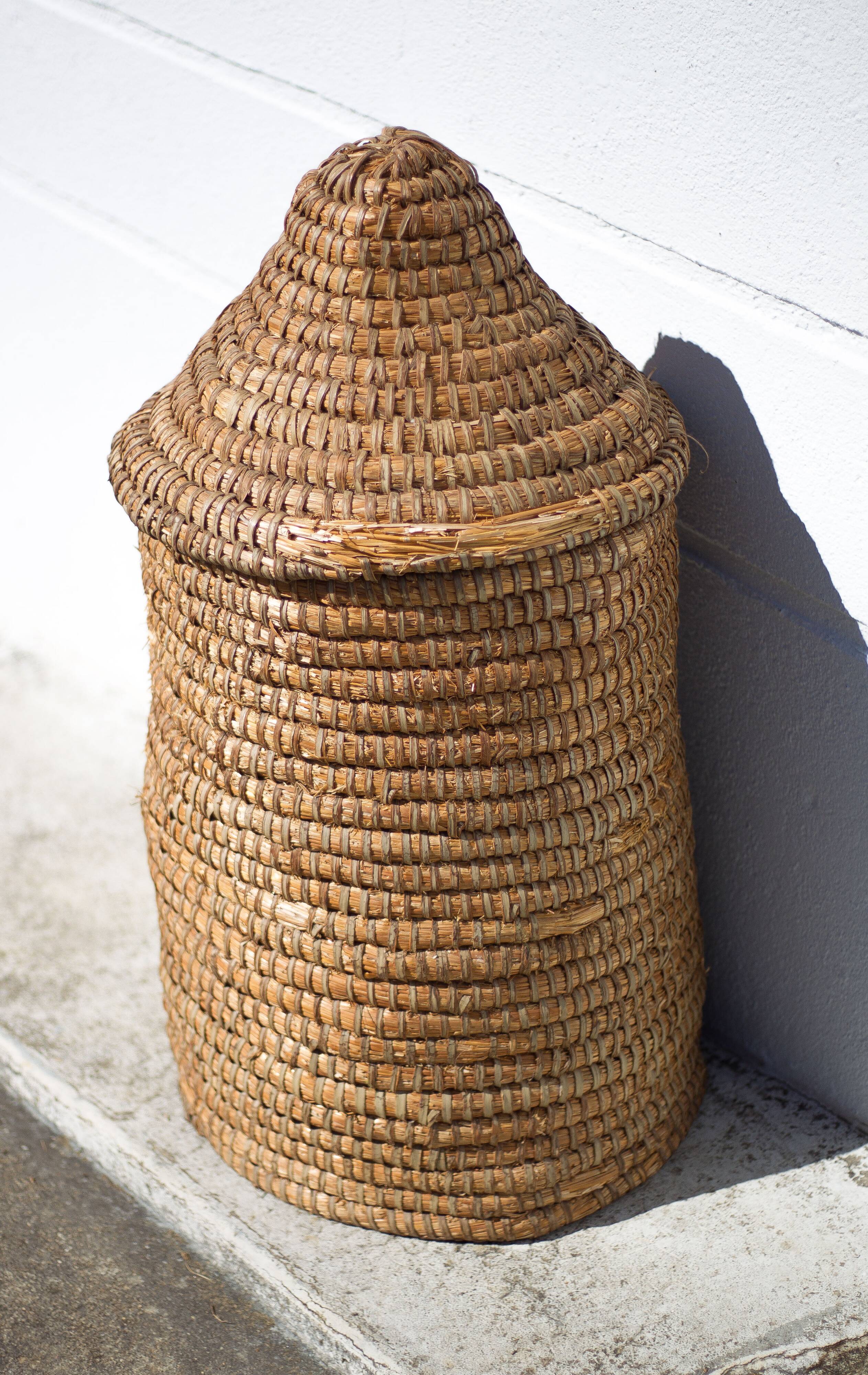 Old basket, burgundy straw and bramble, woven basket with lid, pantry