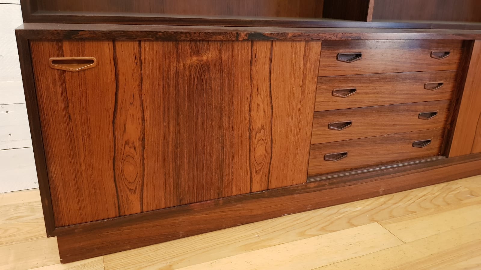Scandinavian bookcase in 1960 rio rosewood