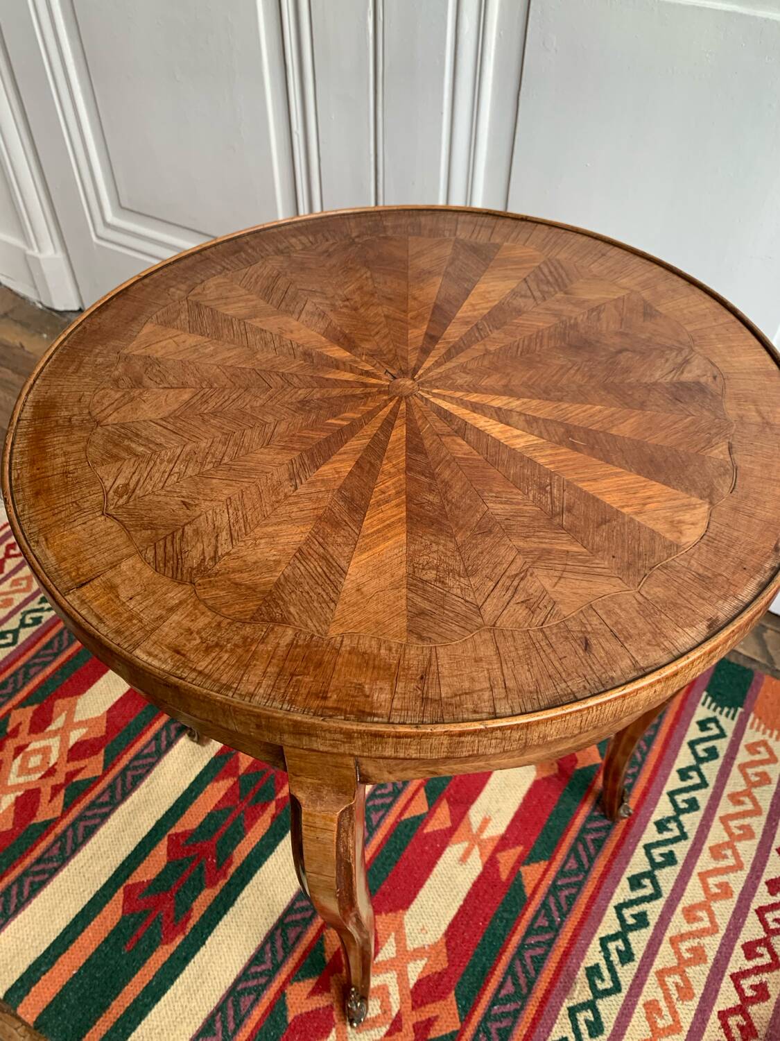 Table d'appoint, guéridon en marqueterie de bois