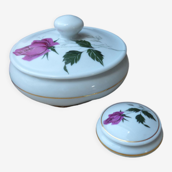 Set two jewelry boxes in Limoges porcelain, set of two jewelry boxes decorated with roses